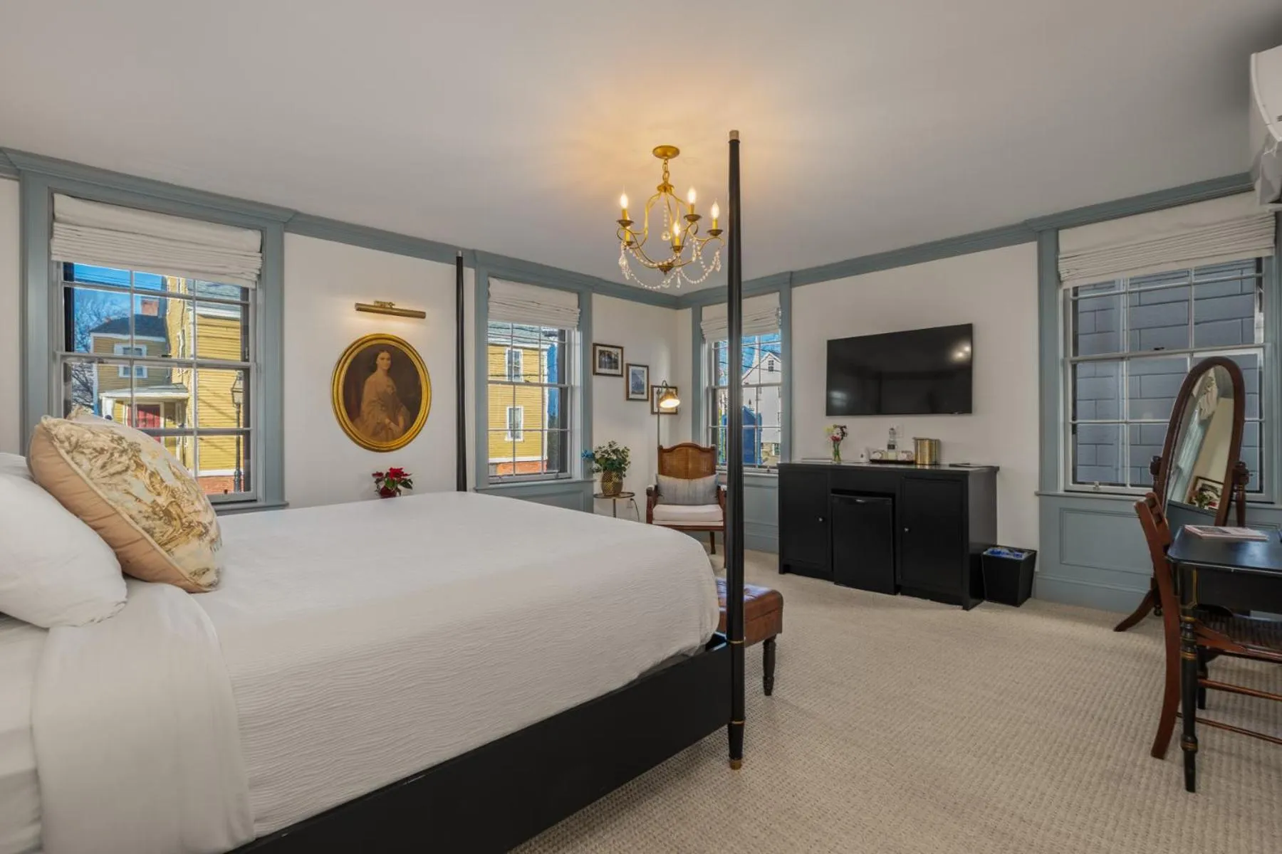 Bed in The Davenport Inn