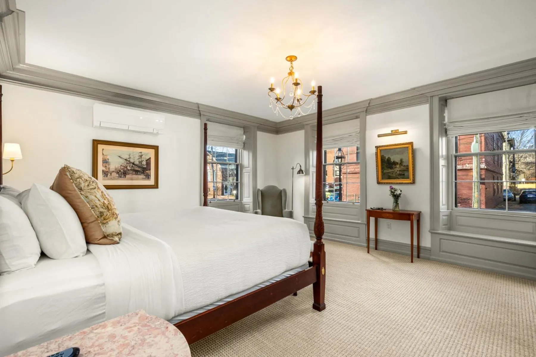 Bed in The Davenport Inn