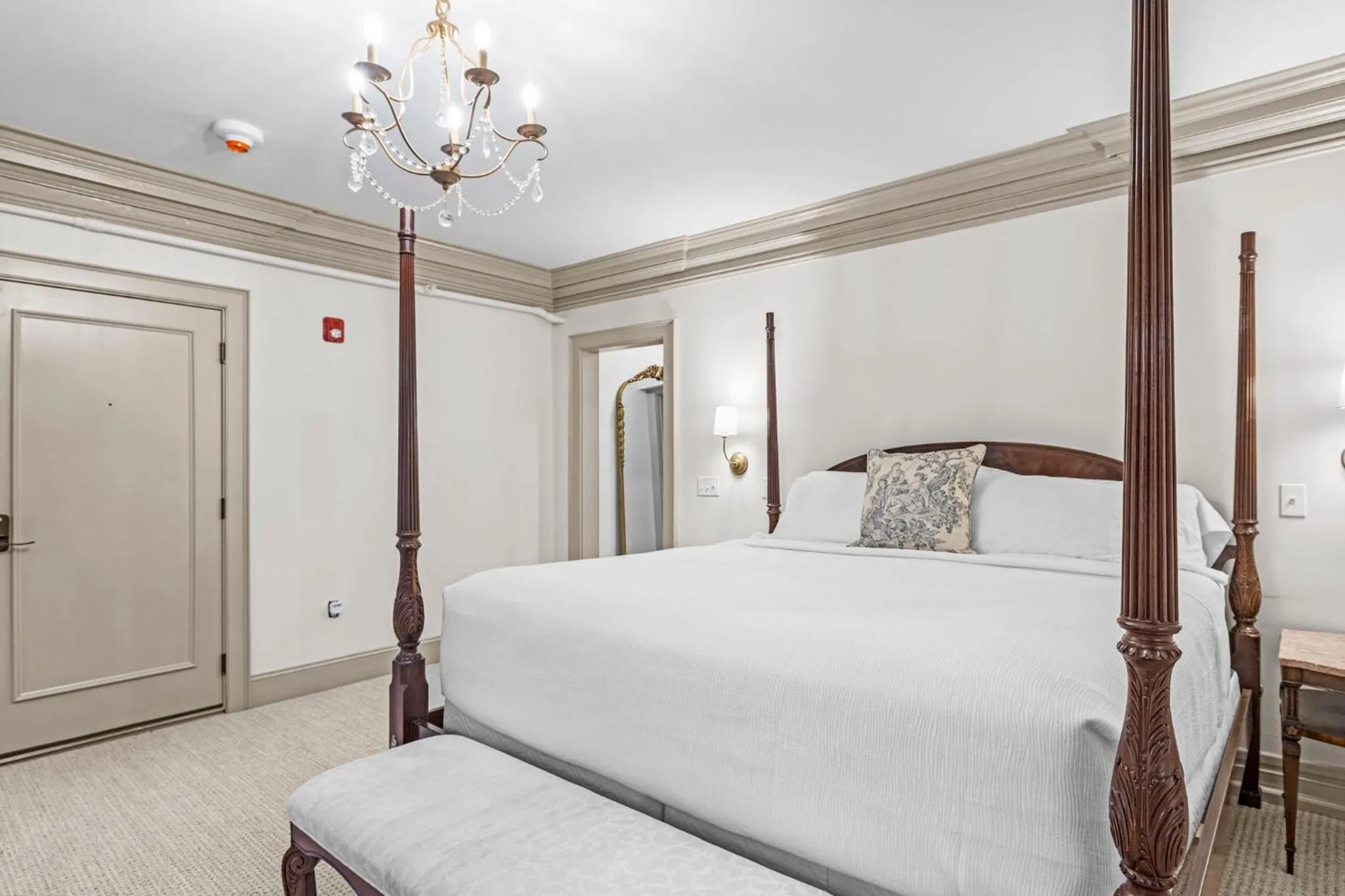 Bedroom, Bed in The Davenport Inn