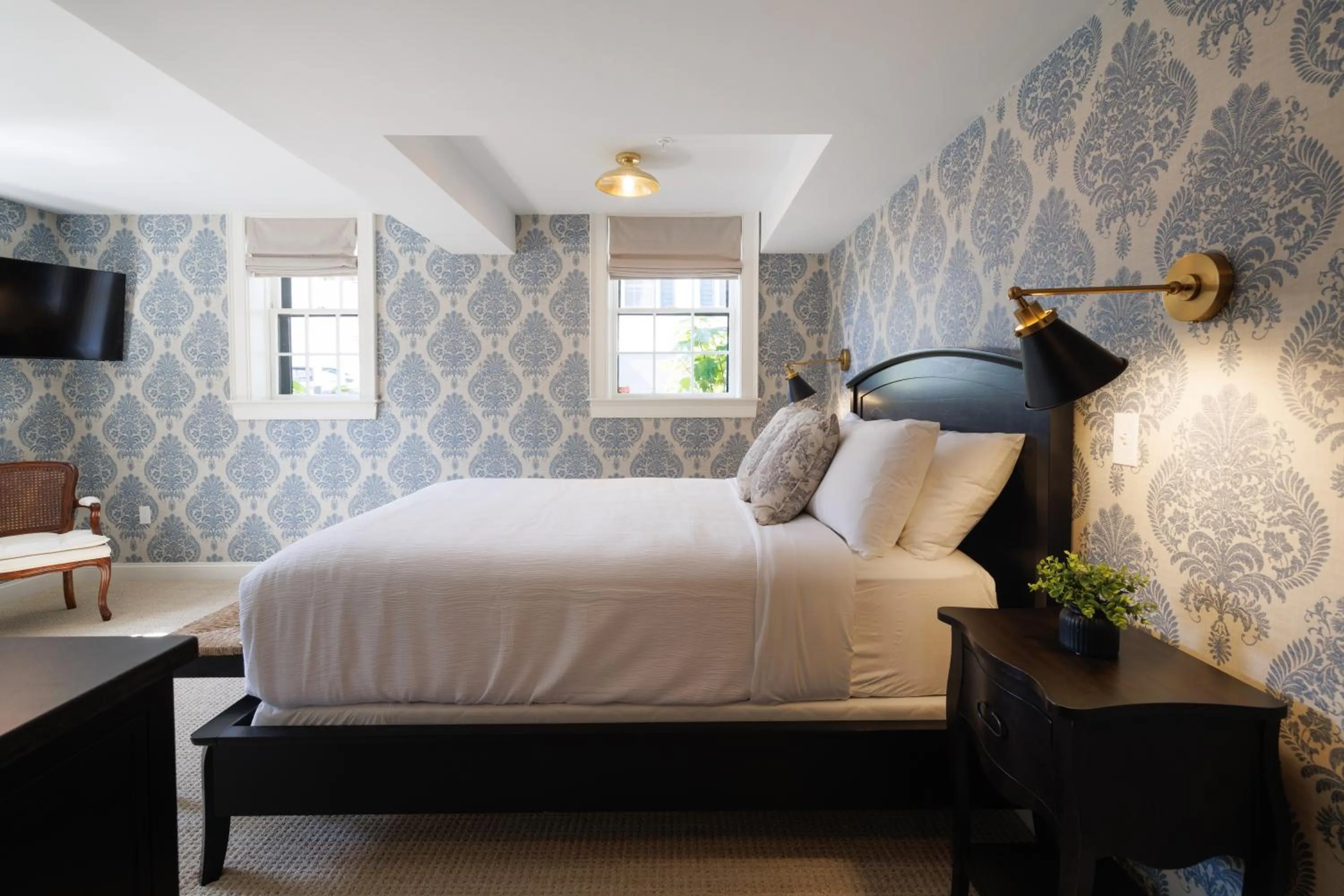 Bed in The Davenport Inn