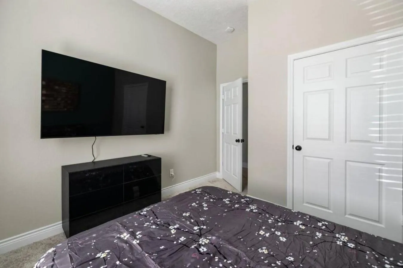 Bedroom, Bed in Stylish 3 Bedroom With Tons of Games and 85 Inch TV