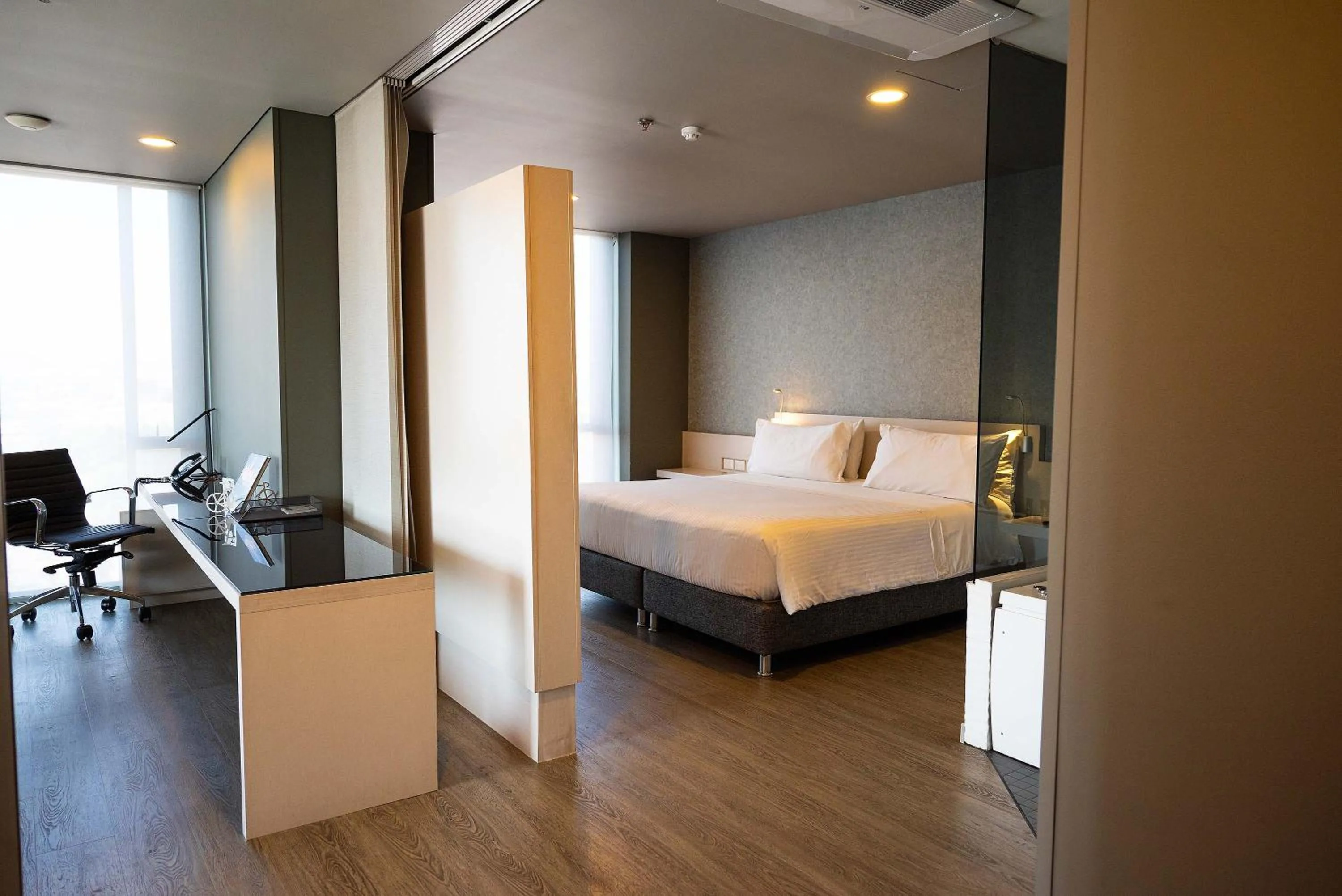 Seating area, Bed in Hotel Black Tower Premium