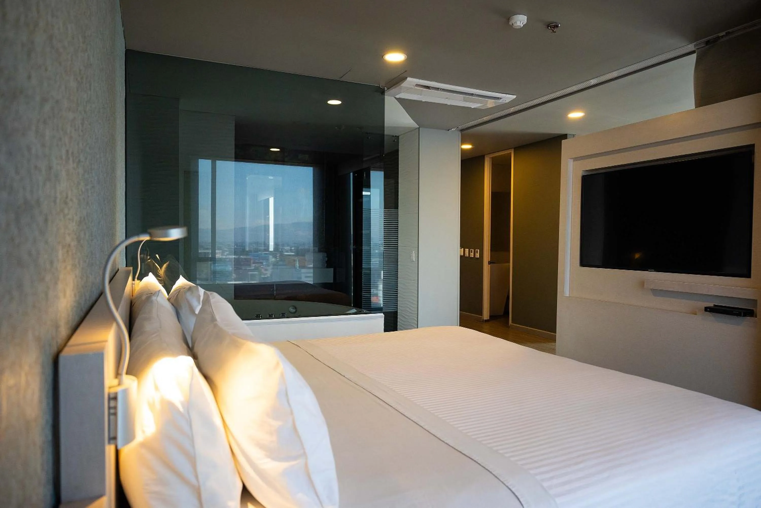 TV and multimedia, Bed in Hotel Black Tower Premium