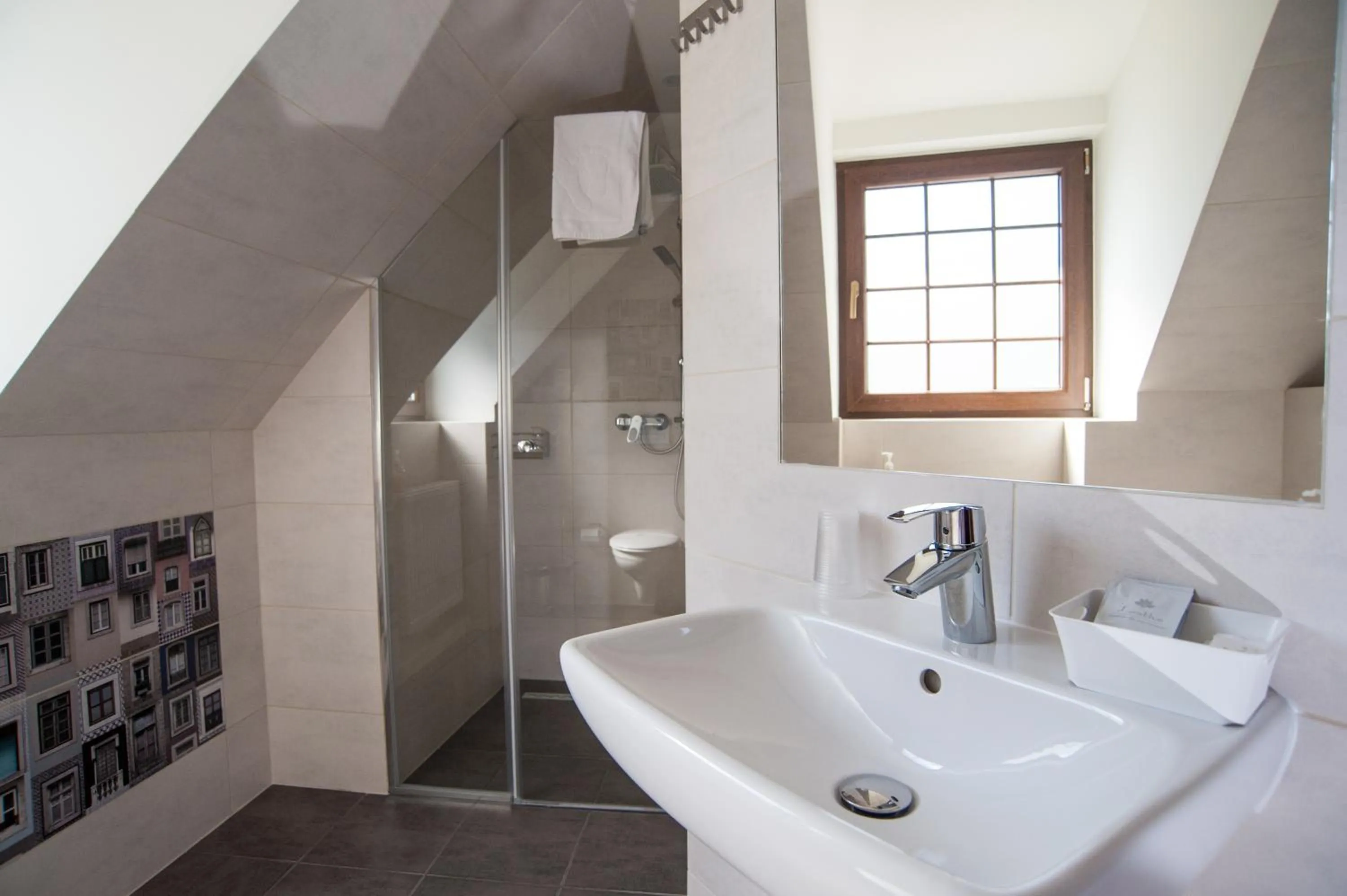 Shower, Bed in World Hostel - Old Town