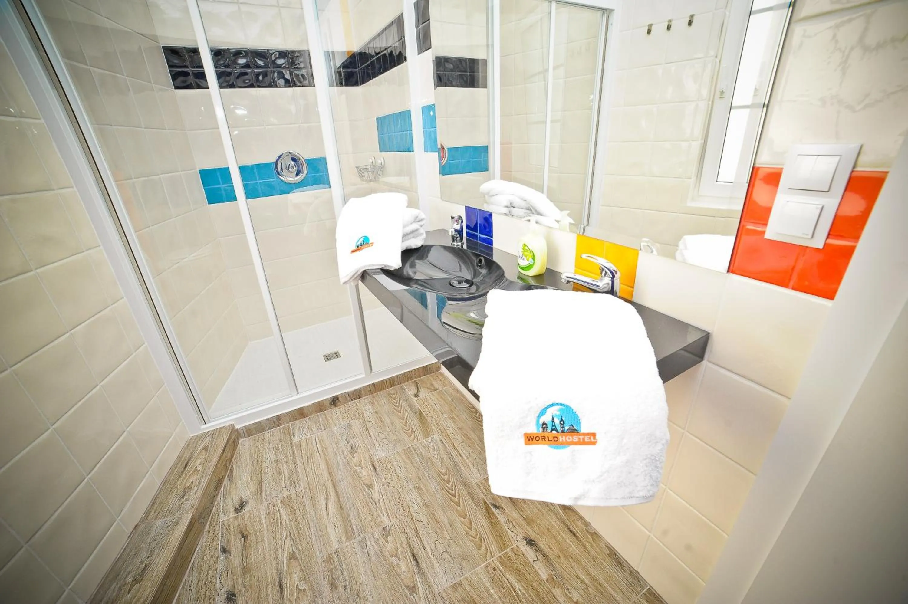 Shower in World Hostel - Old Town