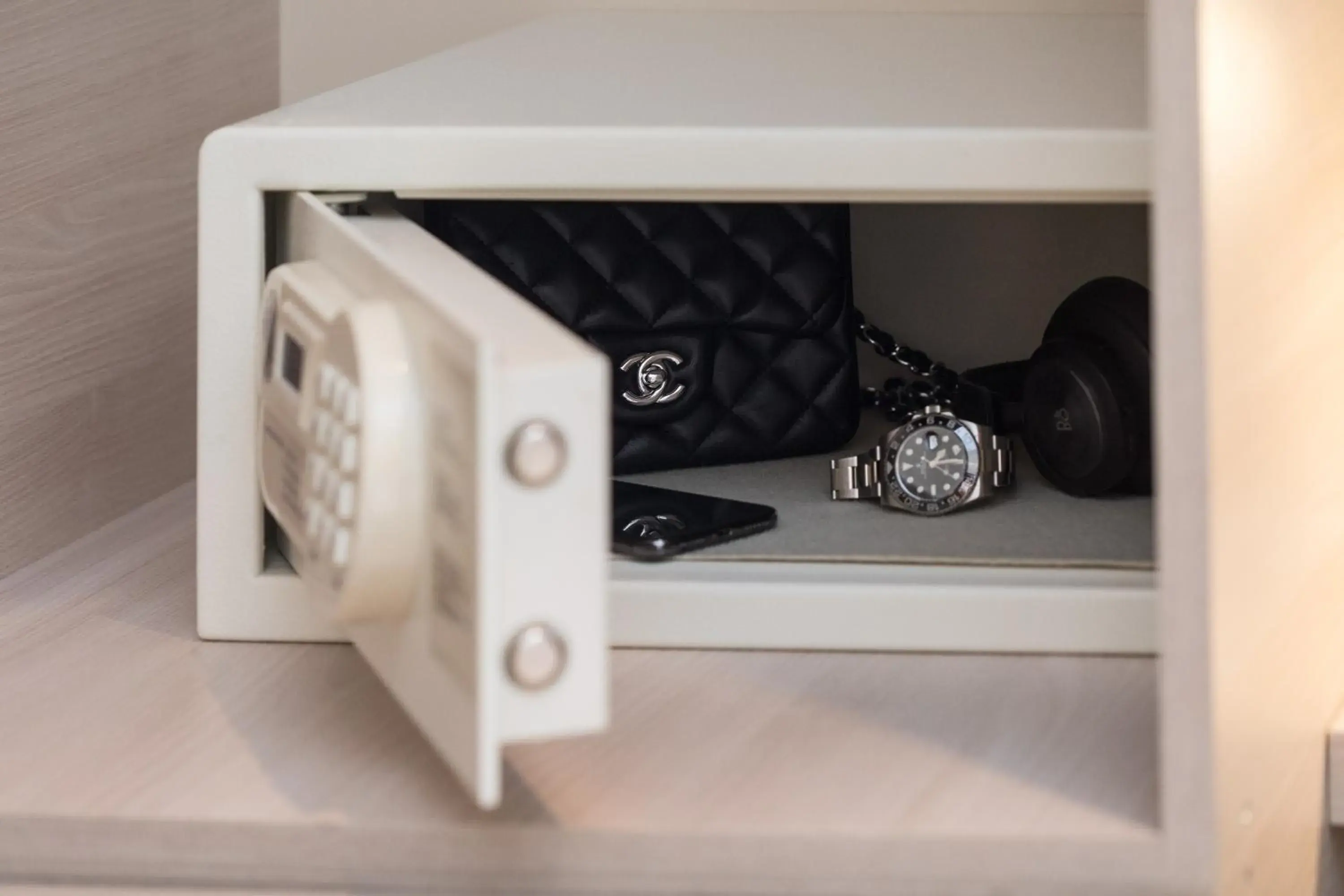 Superior Suite in Prince Hall Superior Suite in Prince Hall