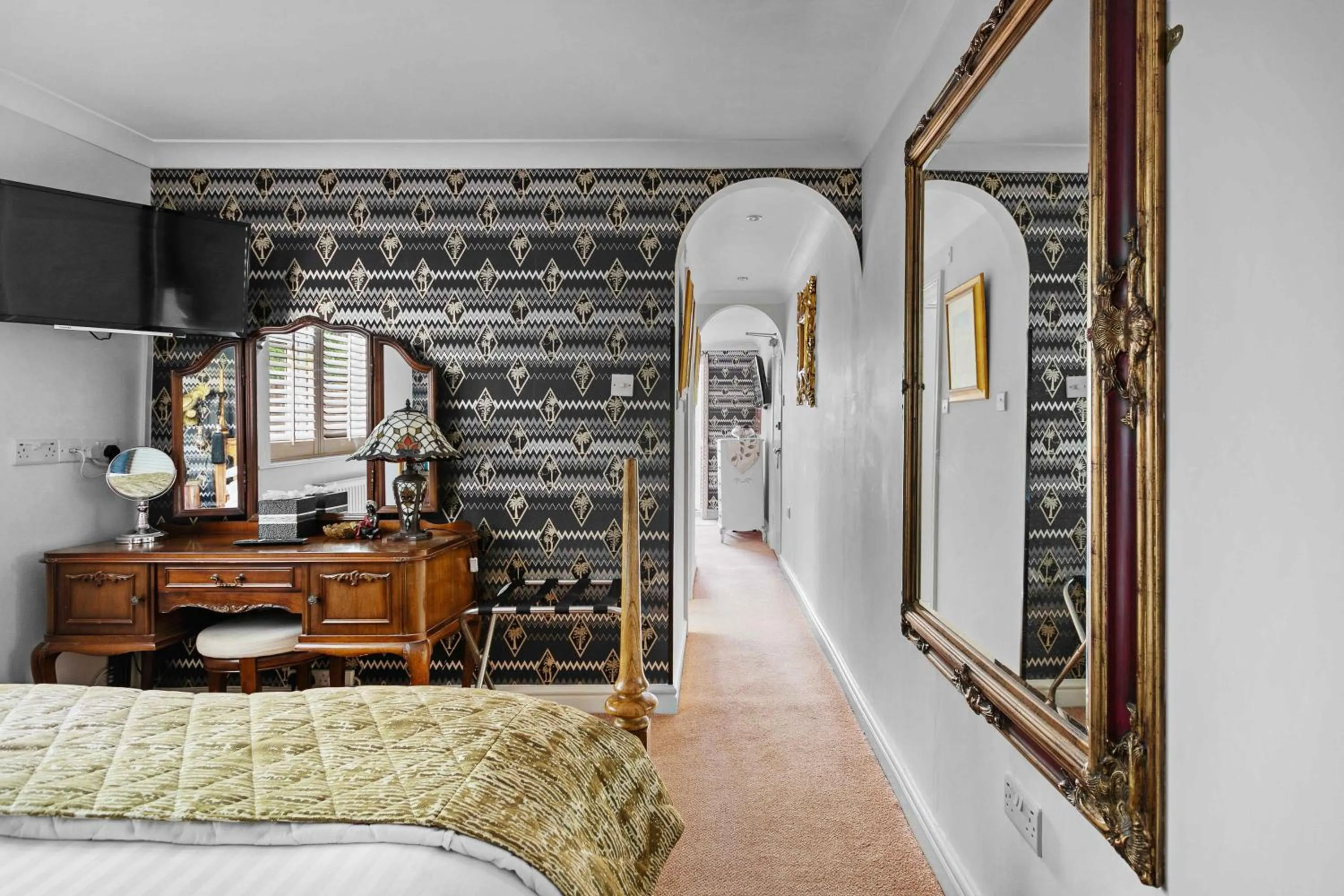 Bed in The Somerville