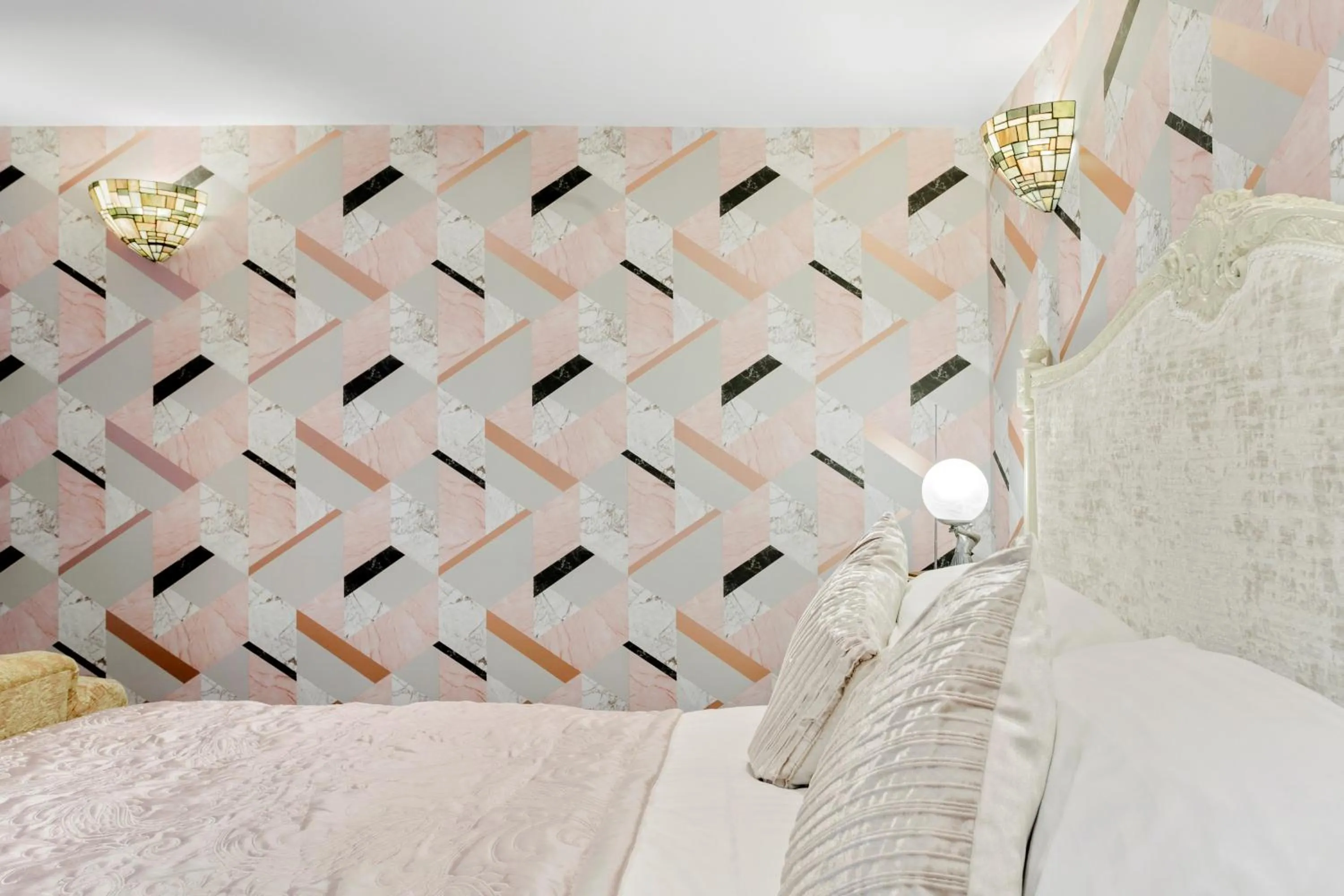 Bed in The Somerville