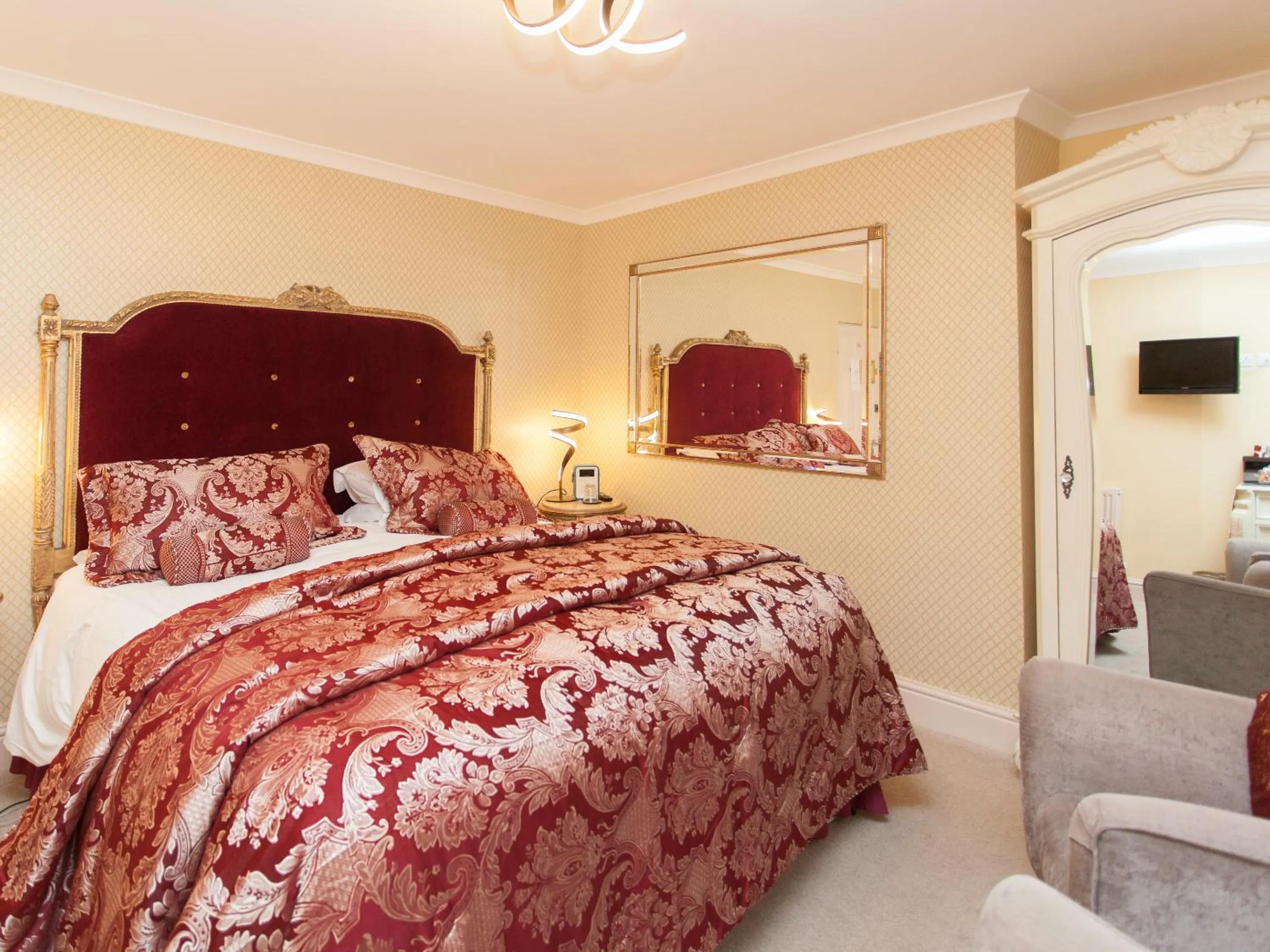 Photo of the whole room, Bed in The Somerville