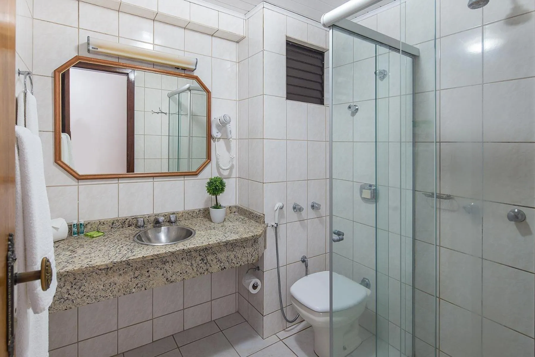 Bathroom in Torre Sol Hotel & Eventos