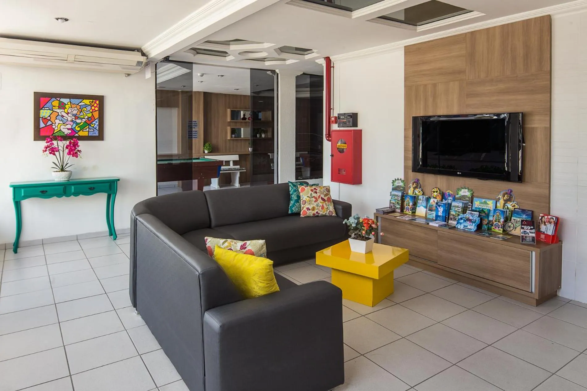 Communal lounge/ TV room in Torre Sol Hotel & Eventos