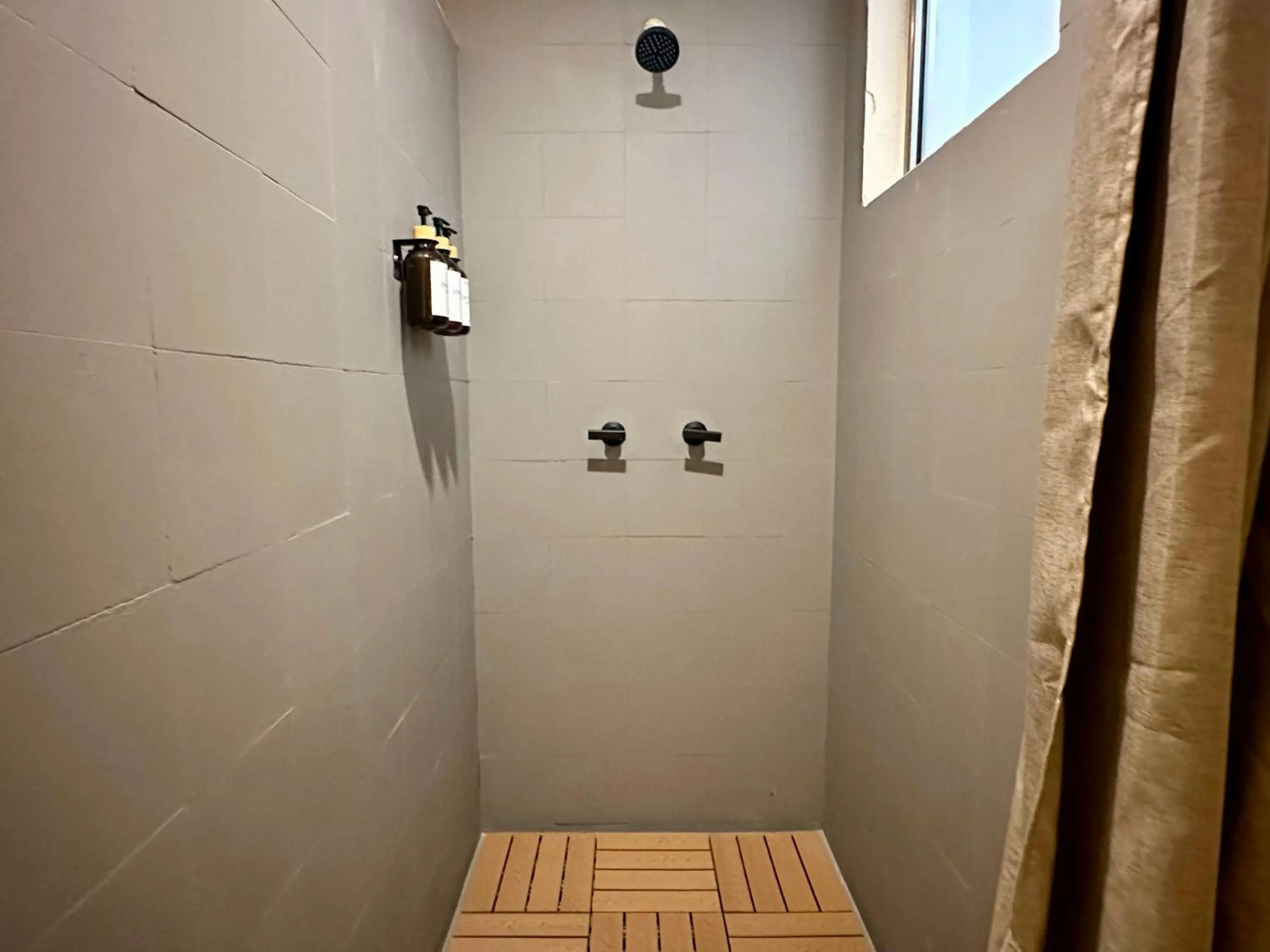 Shower in Pachamaya Holistic Wellness & Spa