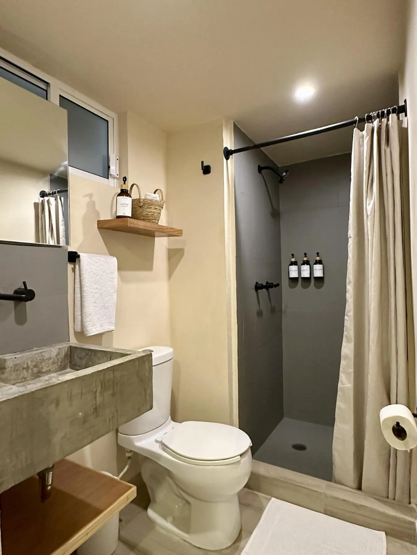 Bathroom in Pachamaya Holistic Wellness & Spa