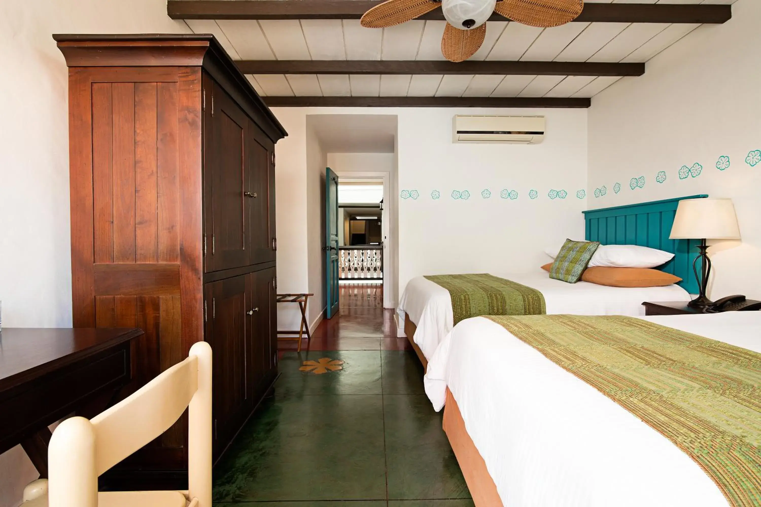 Junior Suite Two Double Beds - single occupancy in Hotel Isla de Flores Junior Suite Two Double Beds - single occupancy in Hotel Isla de Flores