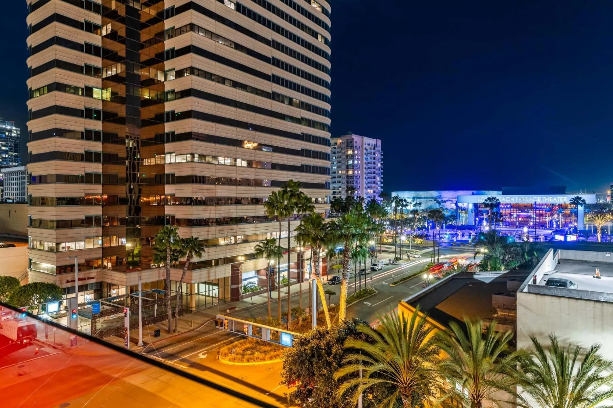 Hotel Mai Downtown Long Beach