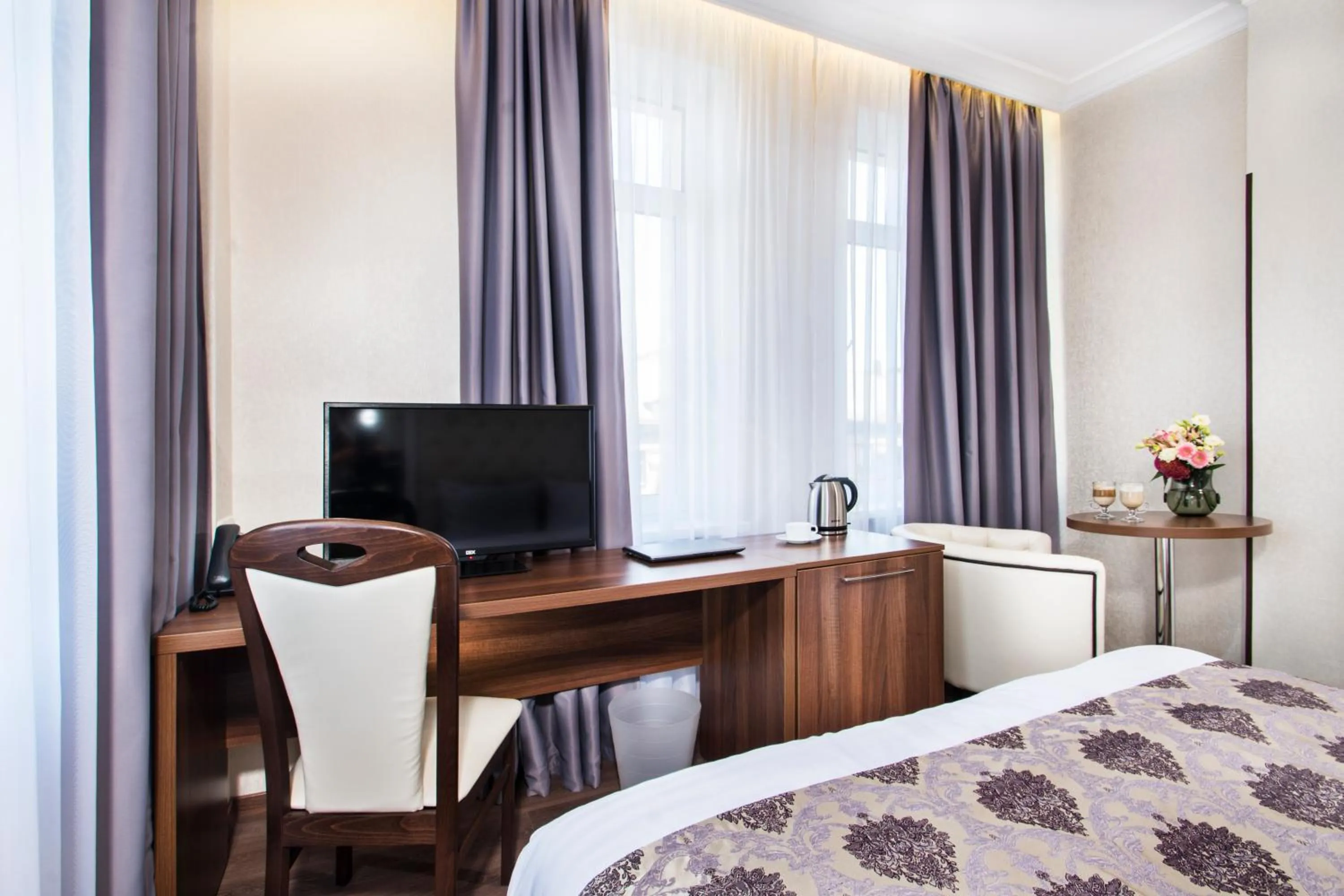 Seating area, Bed in BonApart Hotel by UHM