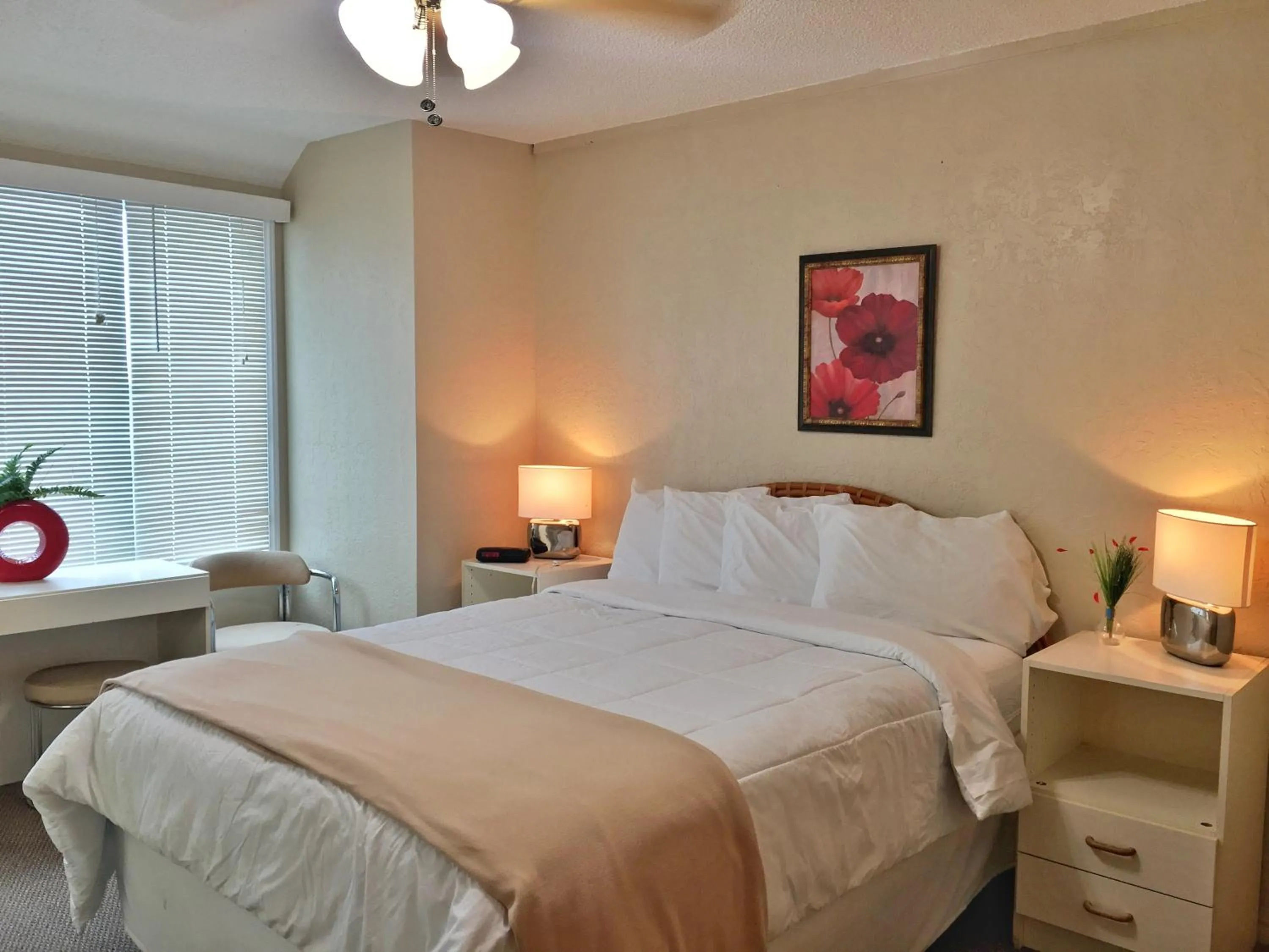 Bedroom, Bed in Four Seasons on the Gulf