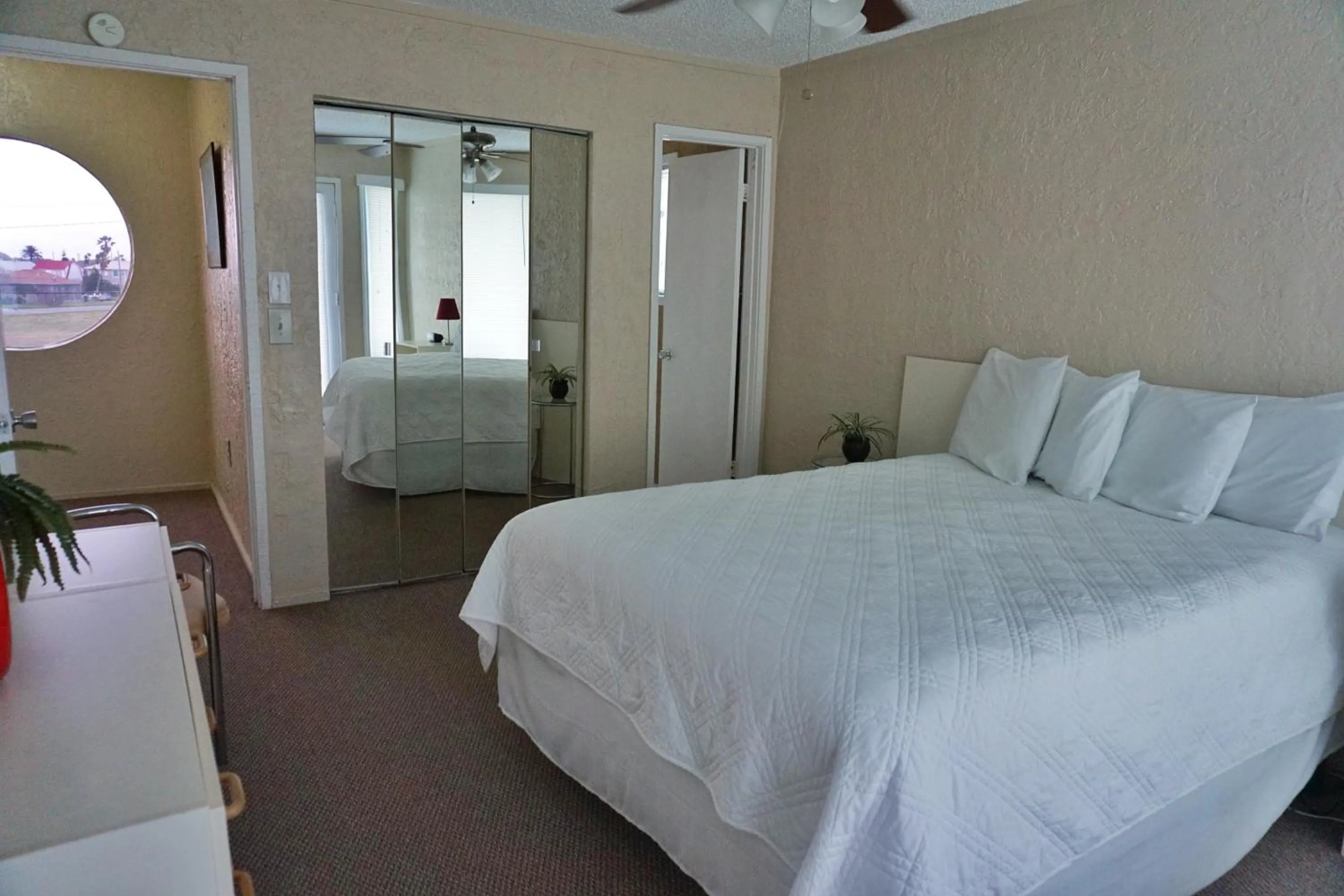 Bed in Four Seasons on the Gulf