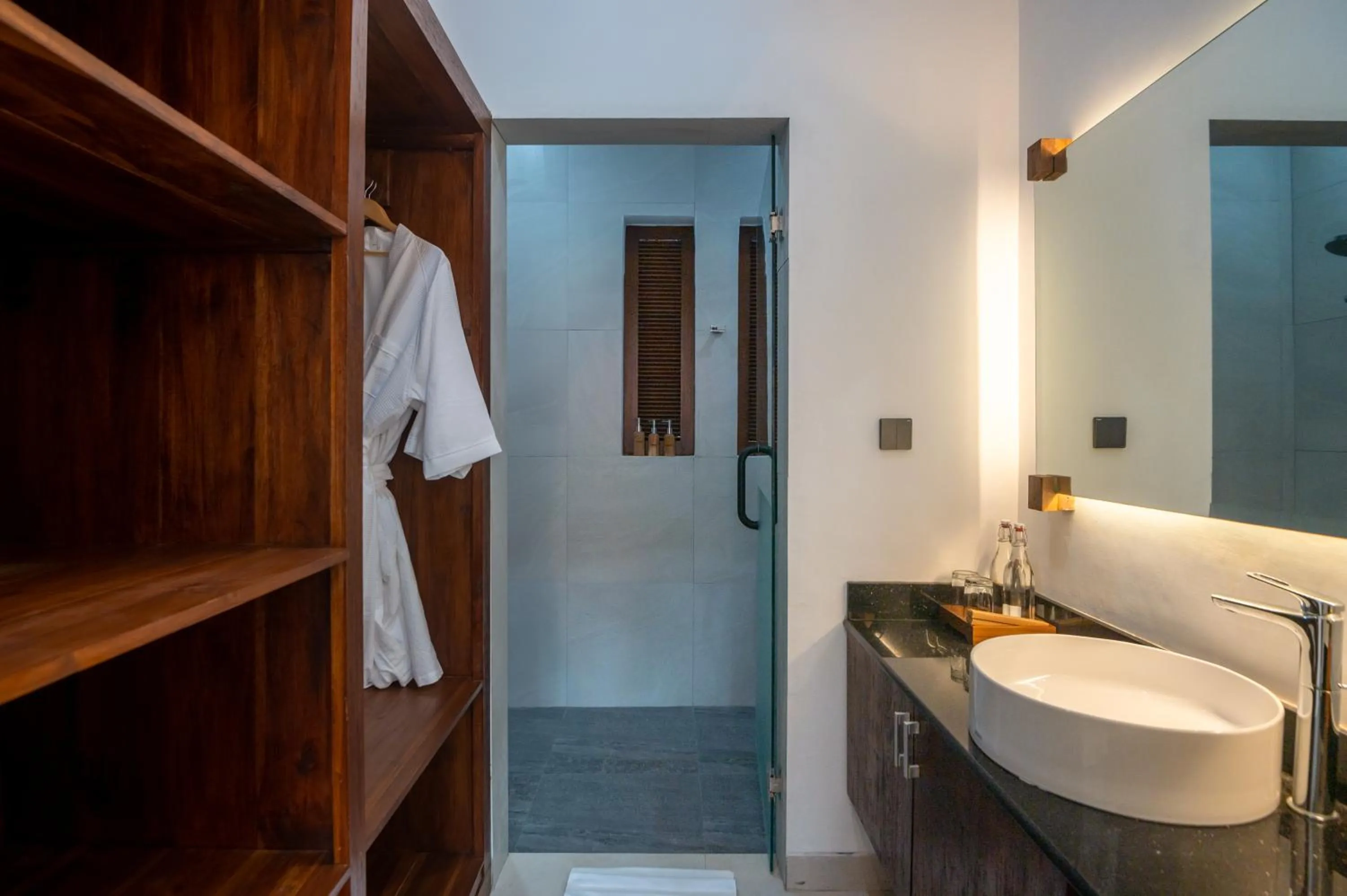 Shower in Griya Shanti Suites