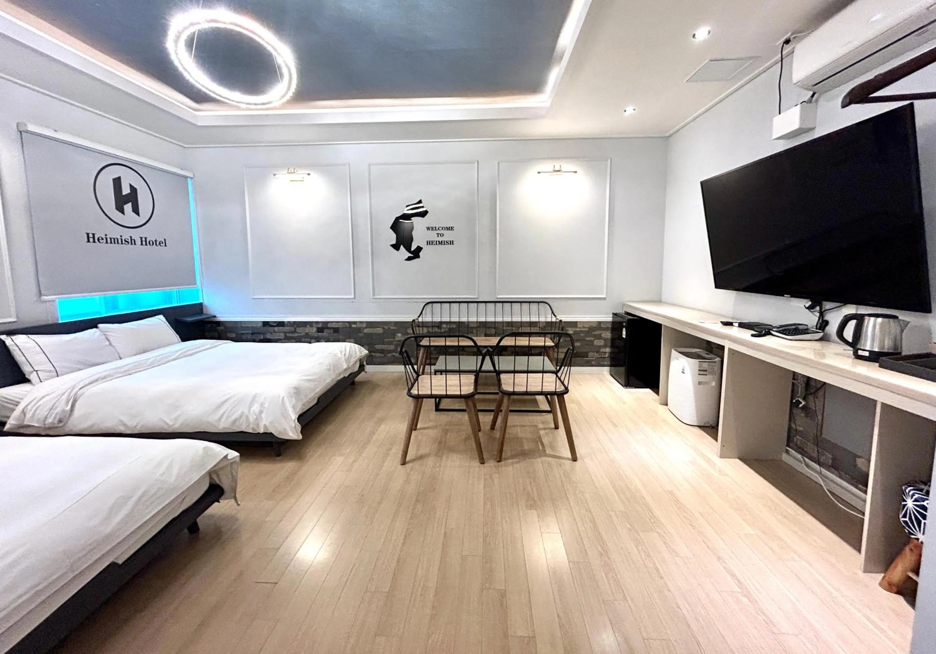 Bed in Heimish Hotel