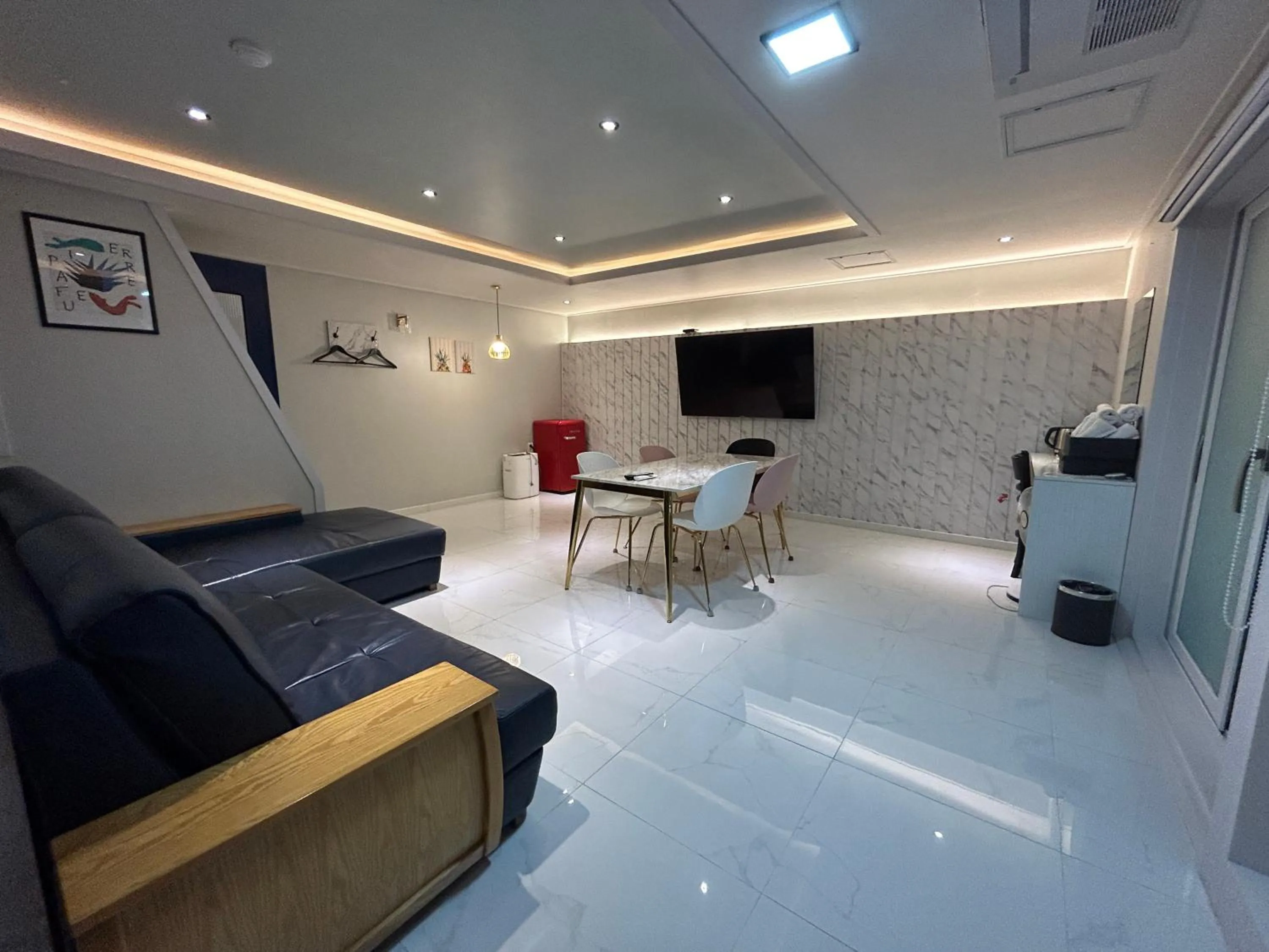 TV and multimedia in Heimish Hotel