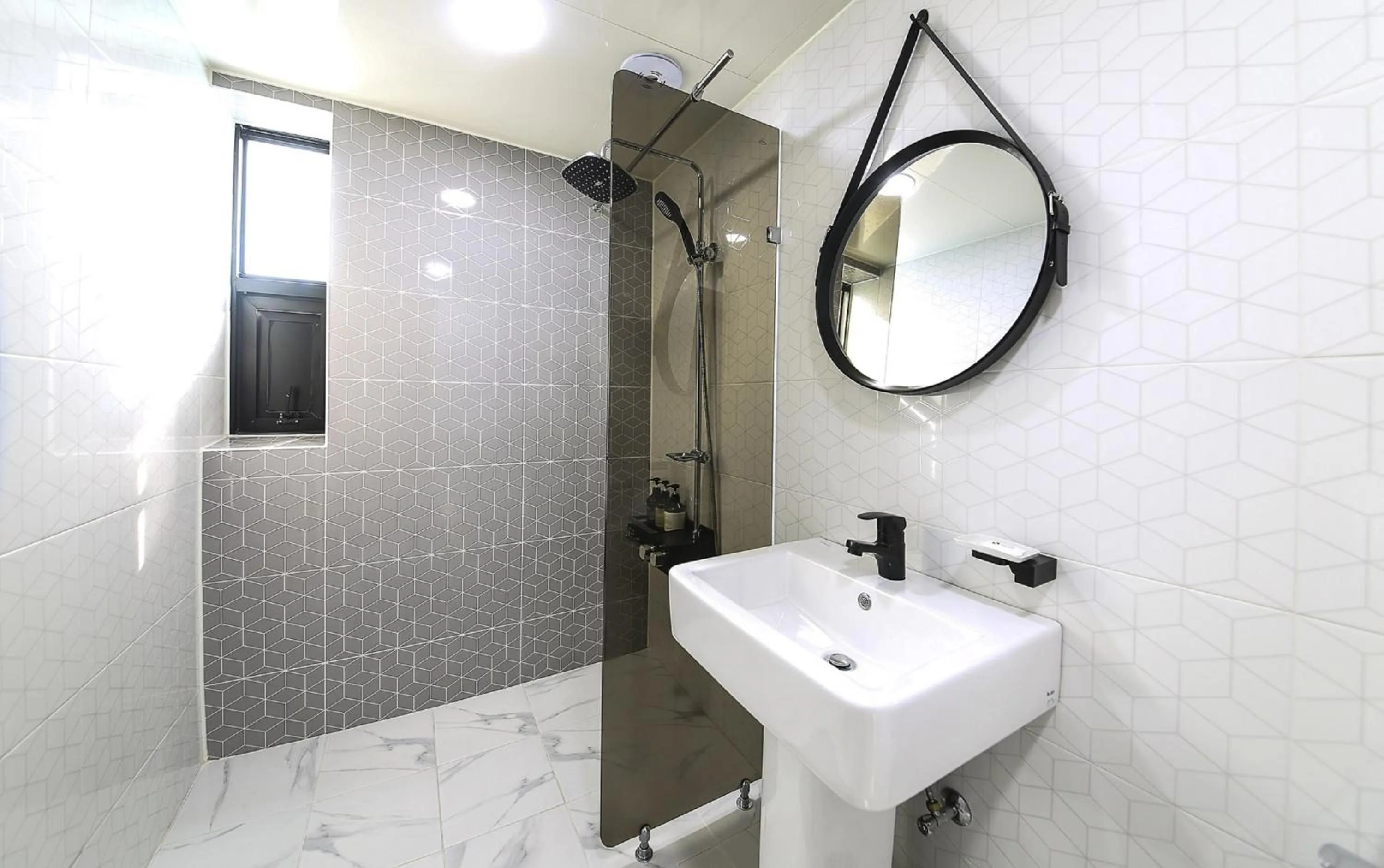 Bathroom in Heimish Hotel