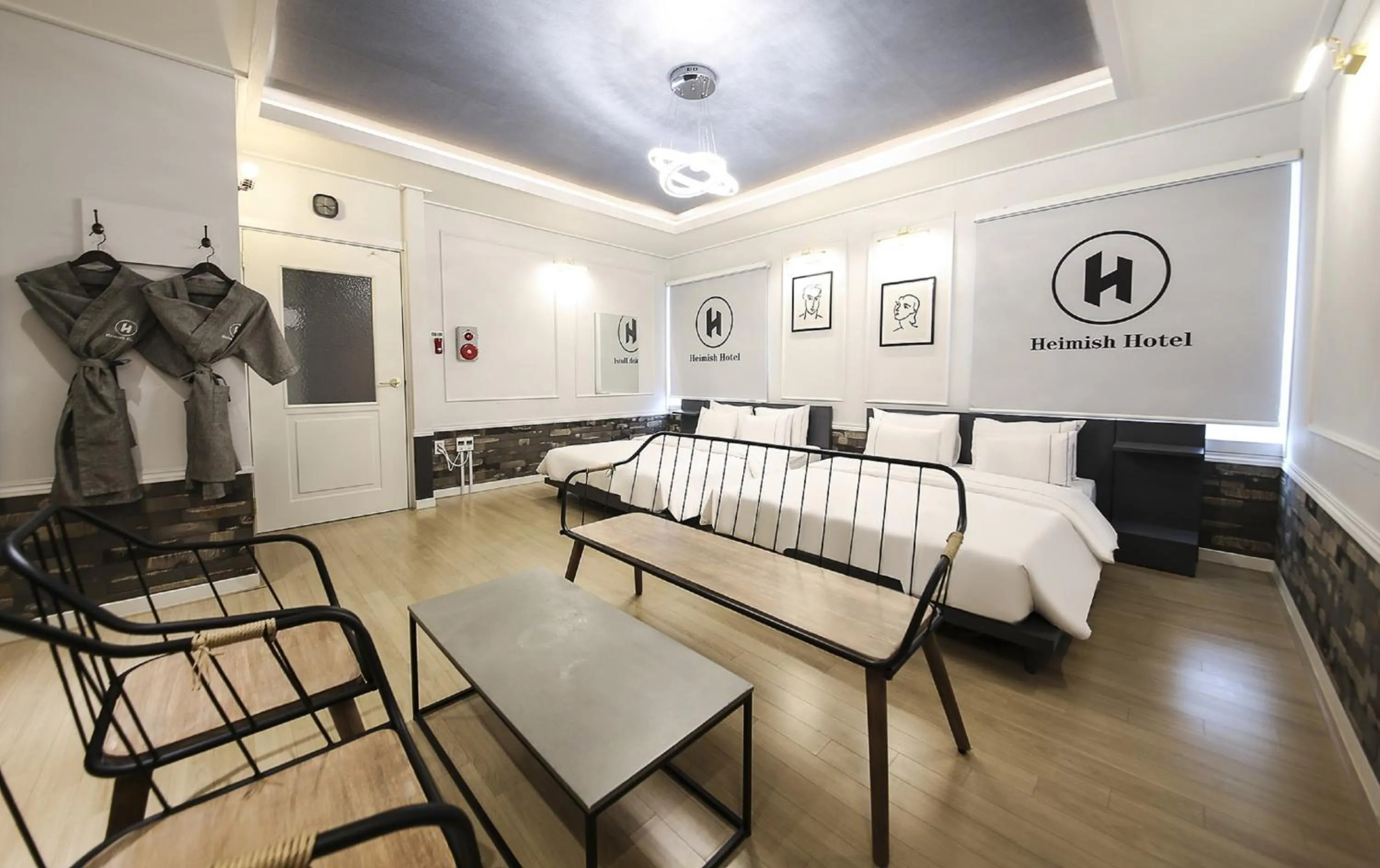 Photo of the whole room, Bed in Heimish Hotel