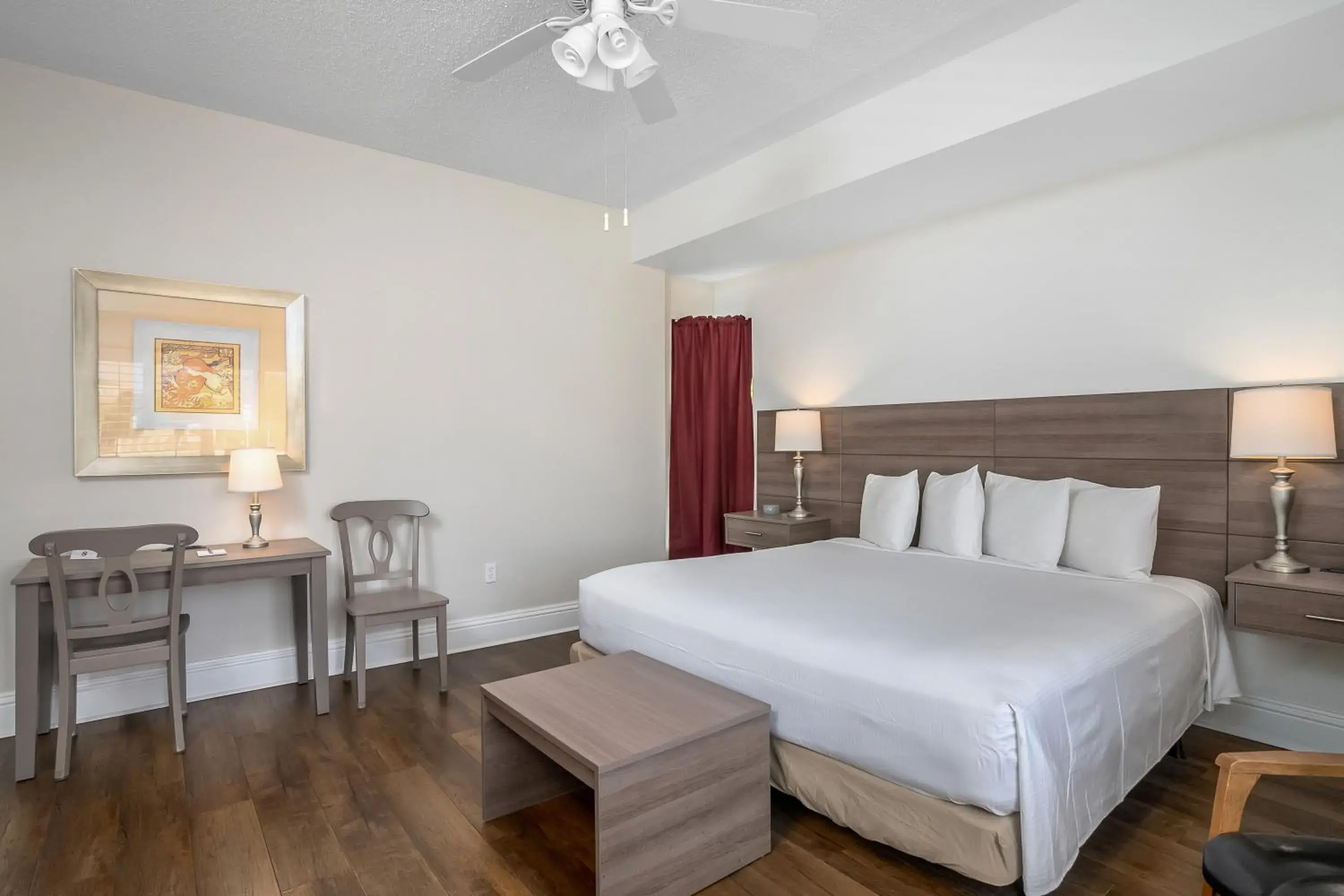 King Room in Naples Park Central Hotel King Room in Naples Park Central Hotel