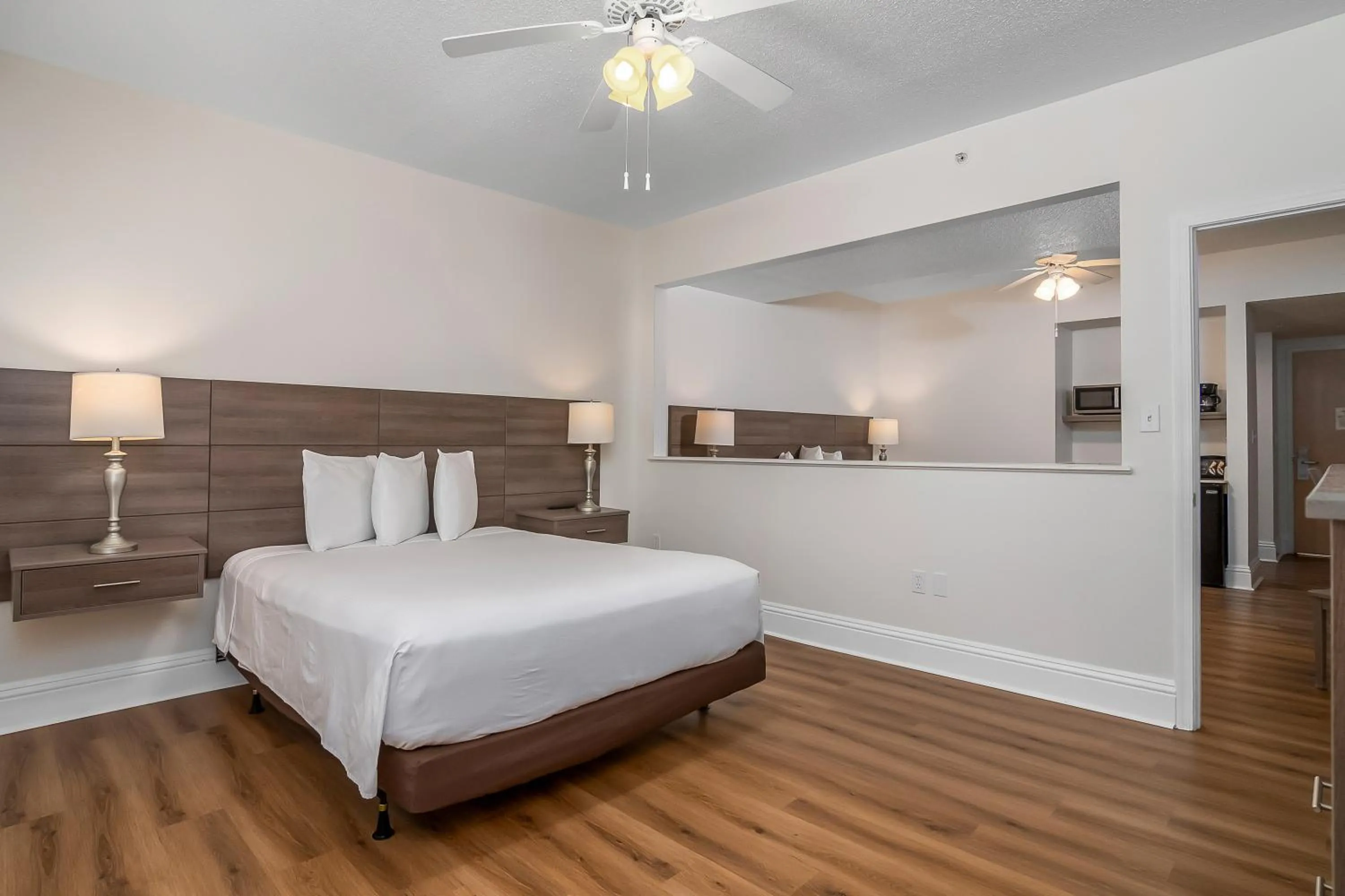 Bed in Naples Park Central Hotel