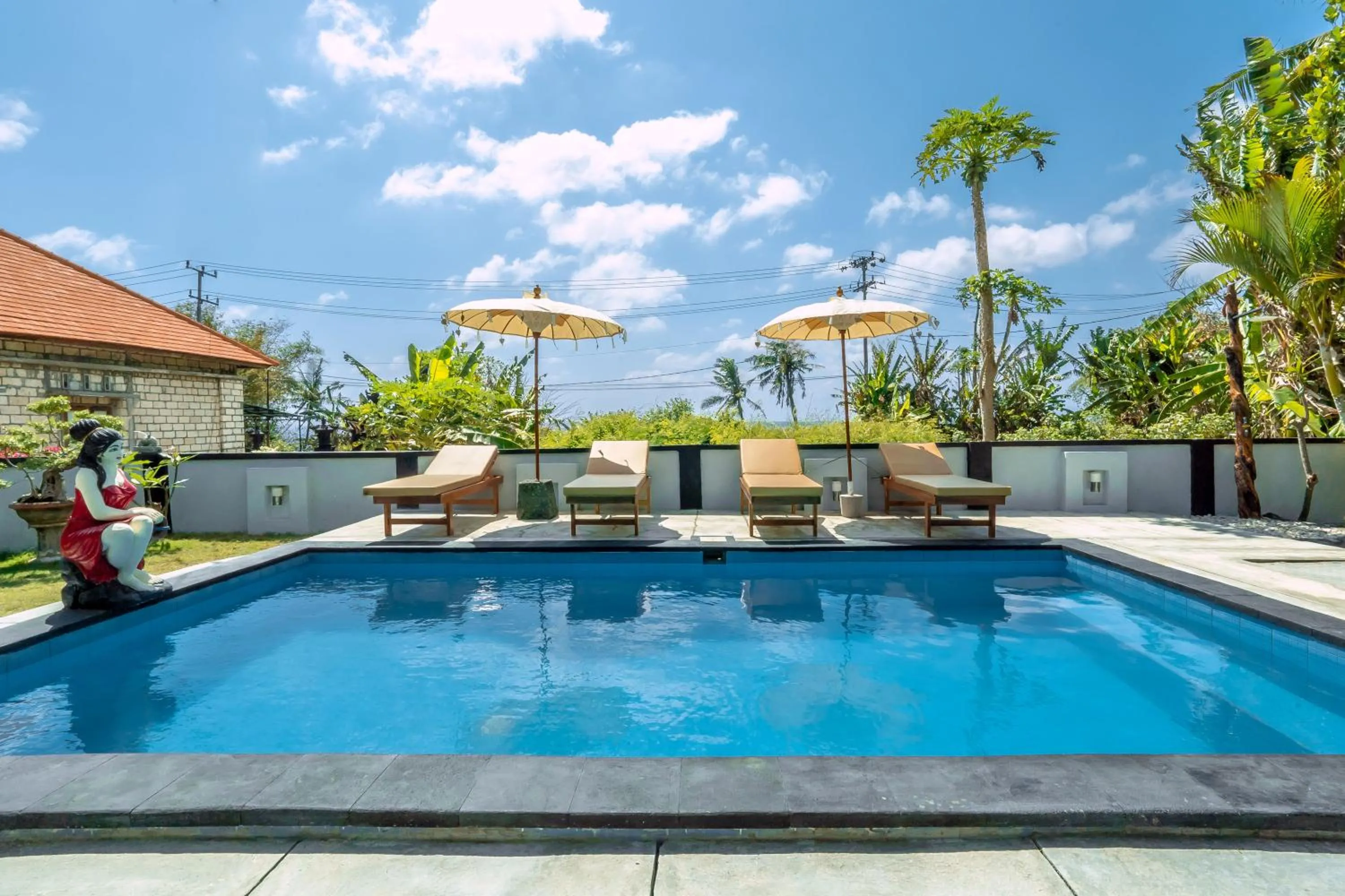 Swimming pool in Kalpataru Cottage