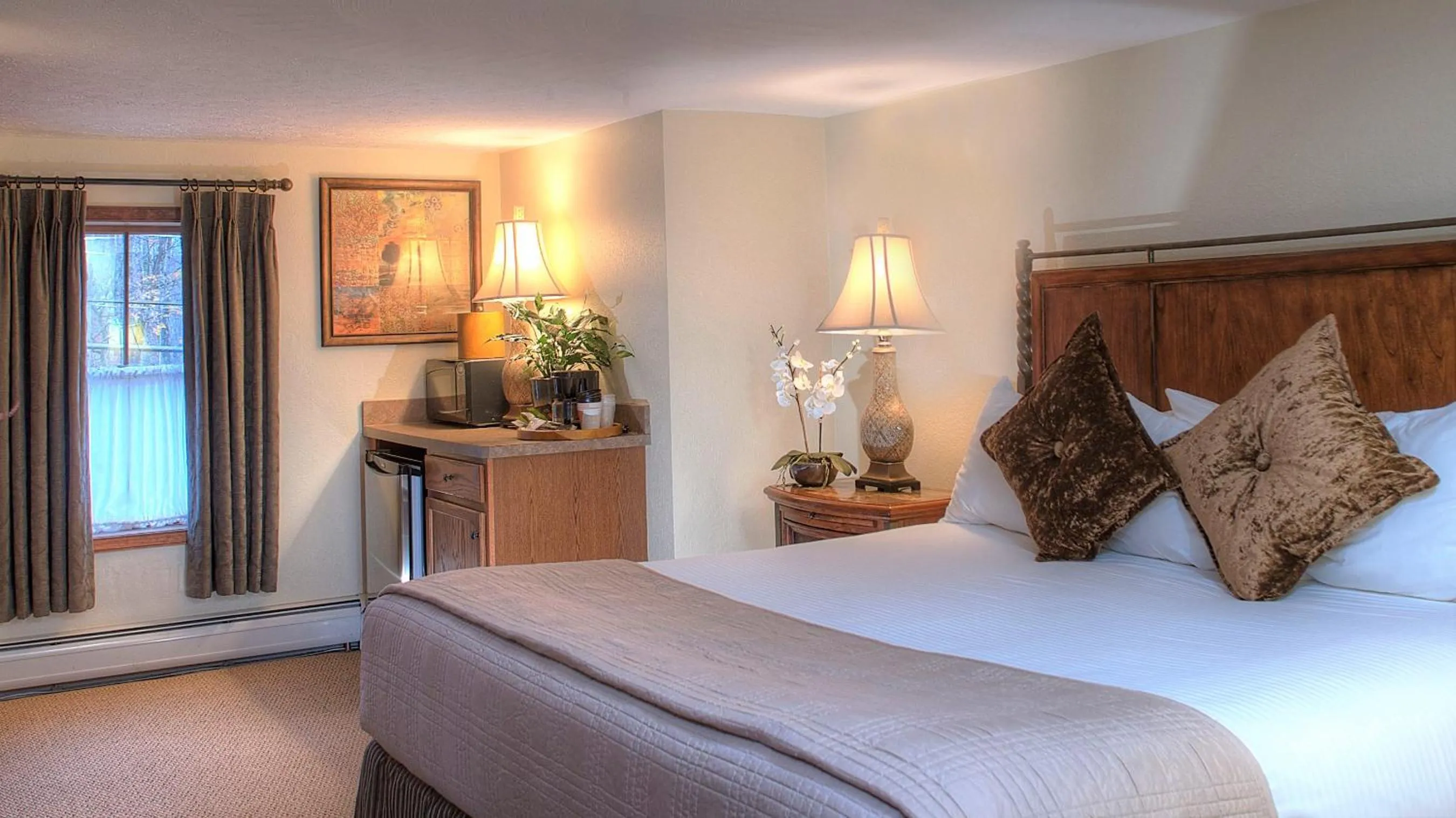 Bedroom, Bed in Woodfield Manor - A Sundance Vacations Property