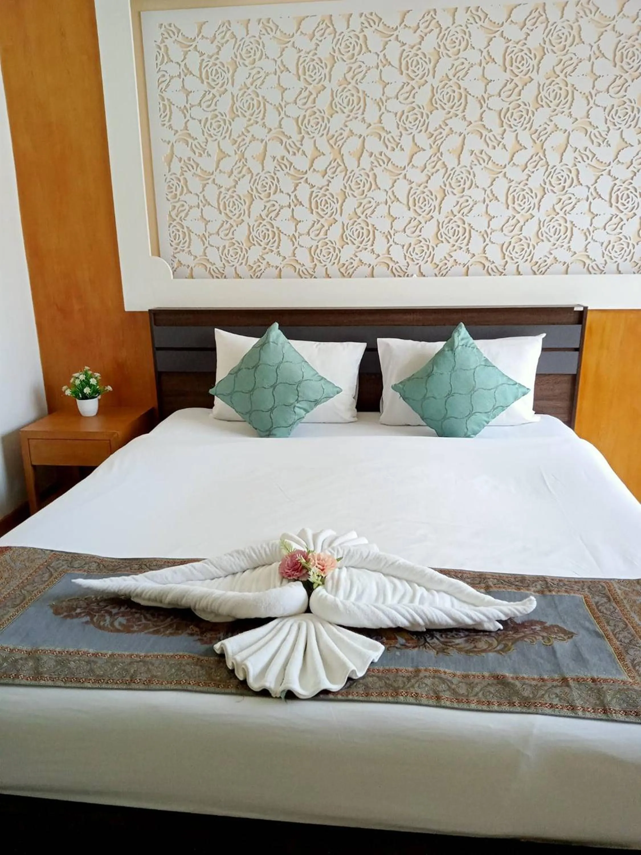 Bedroom, Bed in T & C Hotel Patong Beach