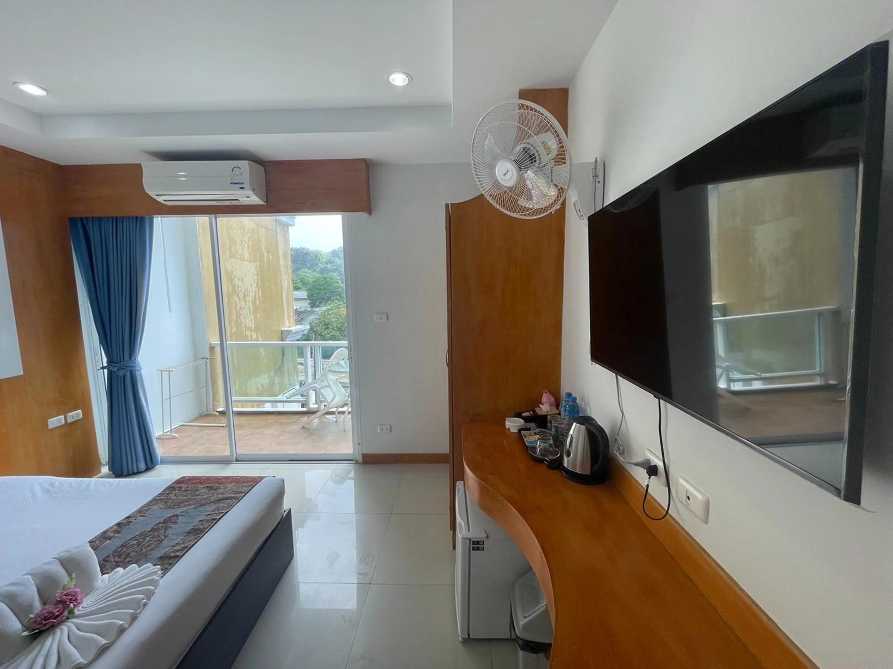 Bedroom, Bed in T & C Hotel Patong Beach