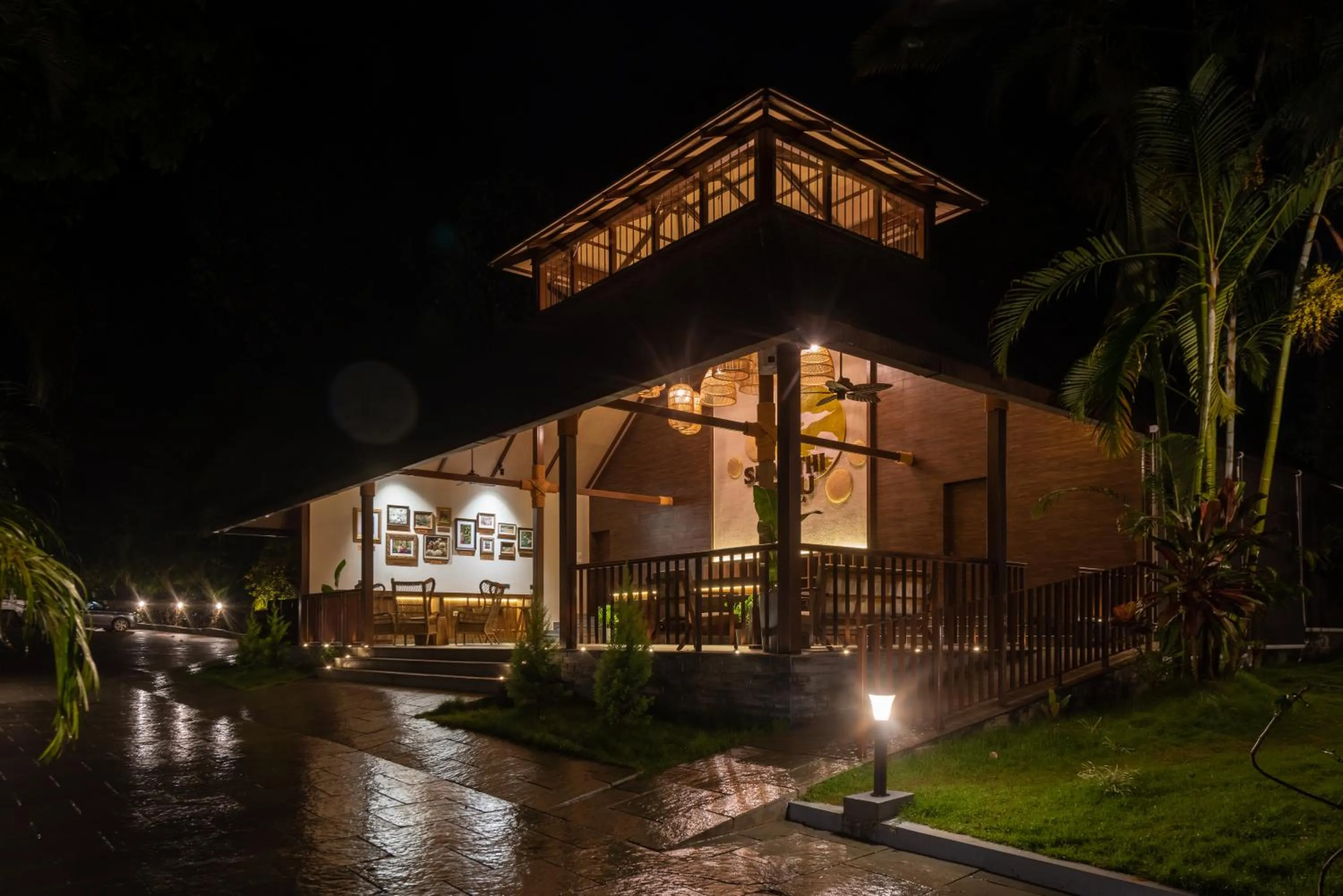 Lobby or reception in Shanthi Kunnj Riverside Exotica Chikmagalur