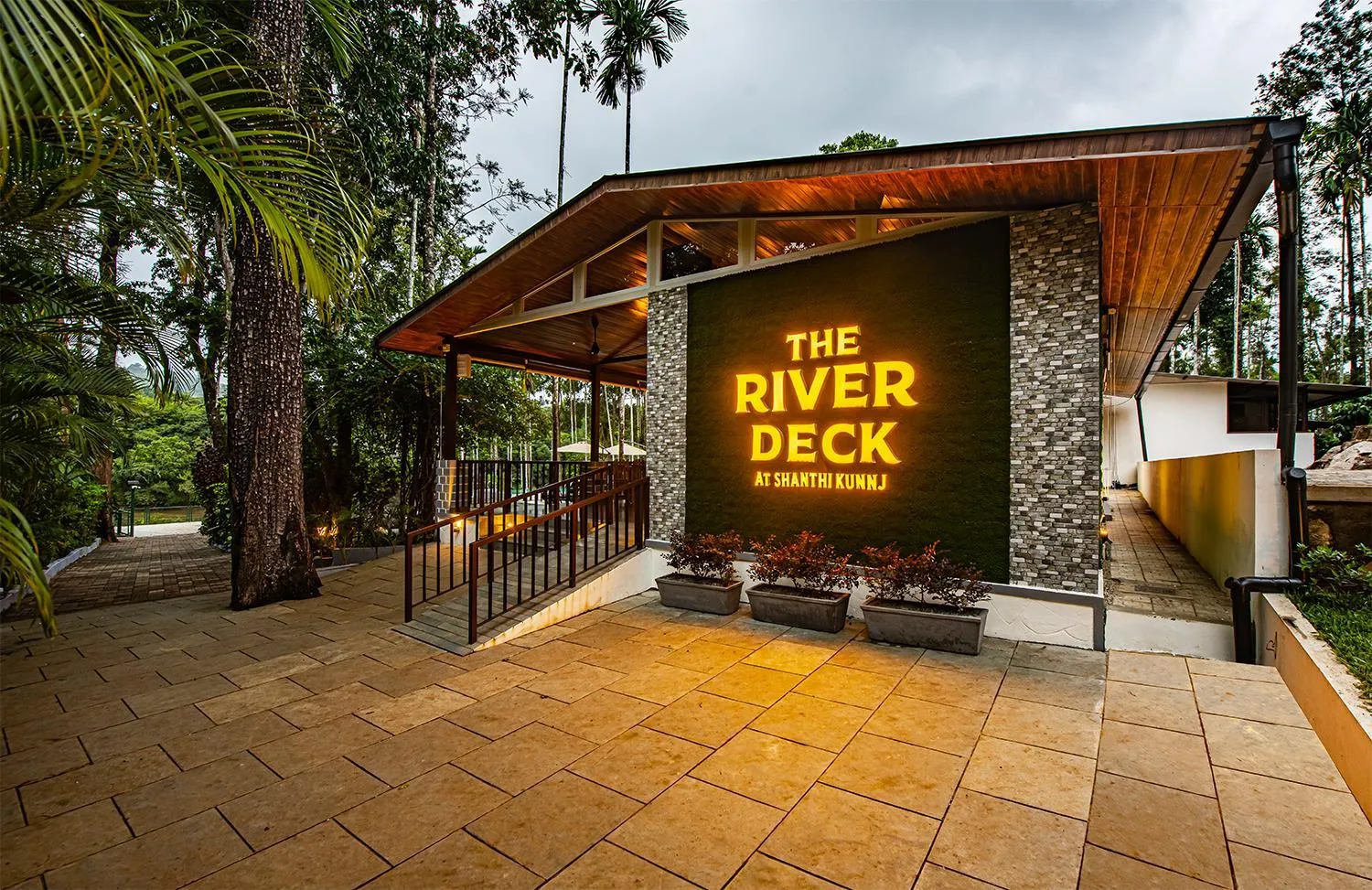 Restaurant/places to eat in Shanthi Kunnj Riverside Exotica Chikmagalur