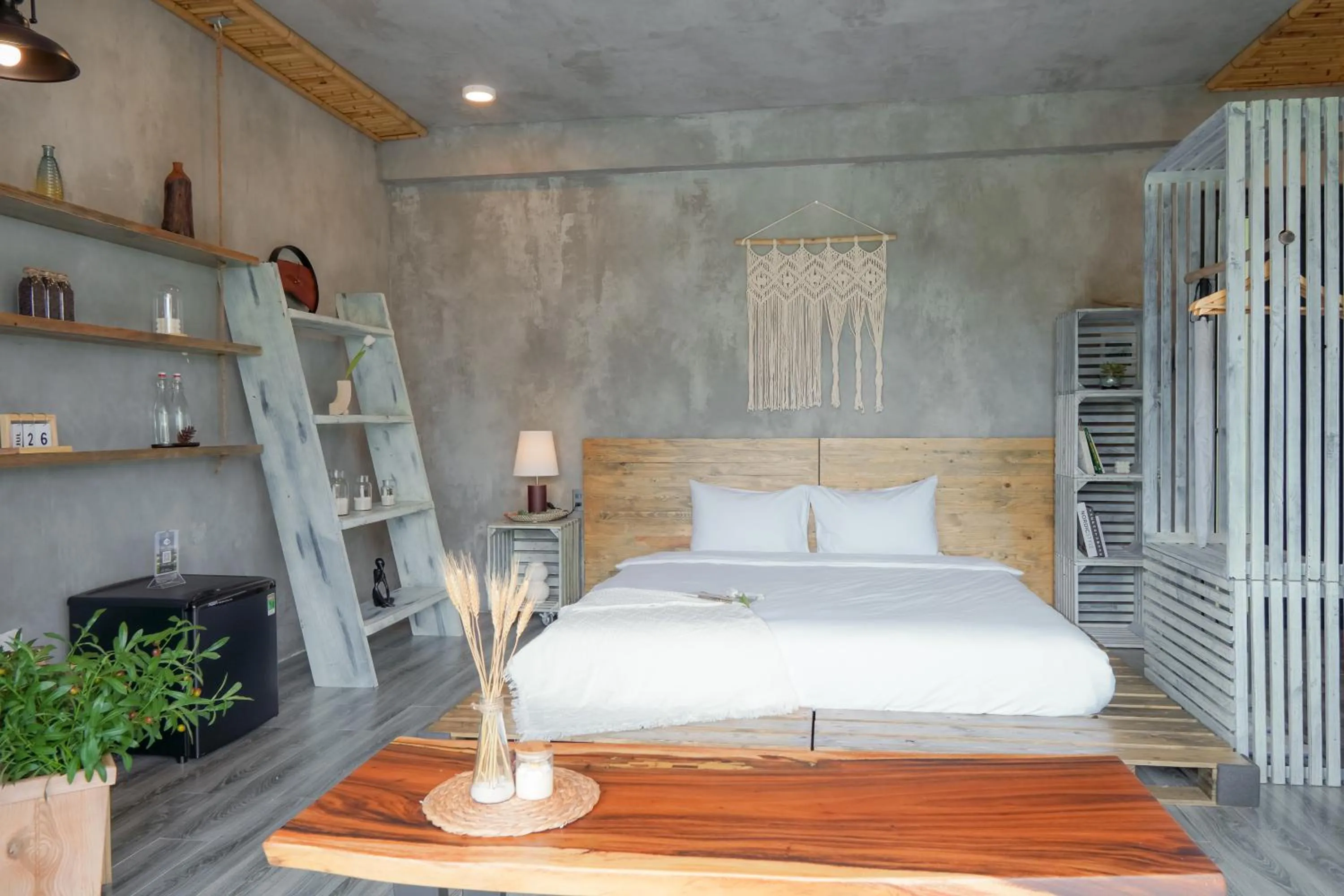 Bed in Babylon Mini Resort