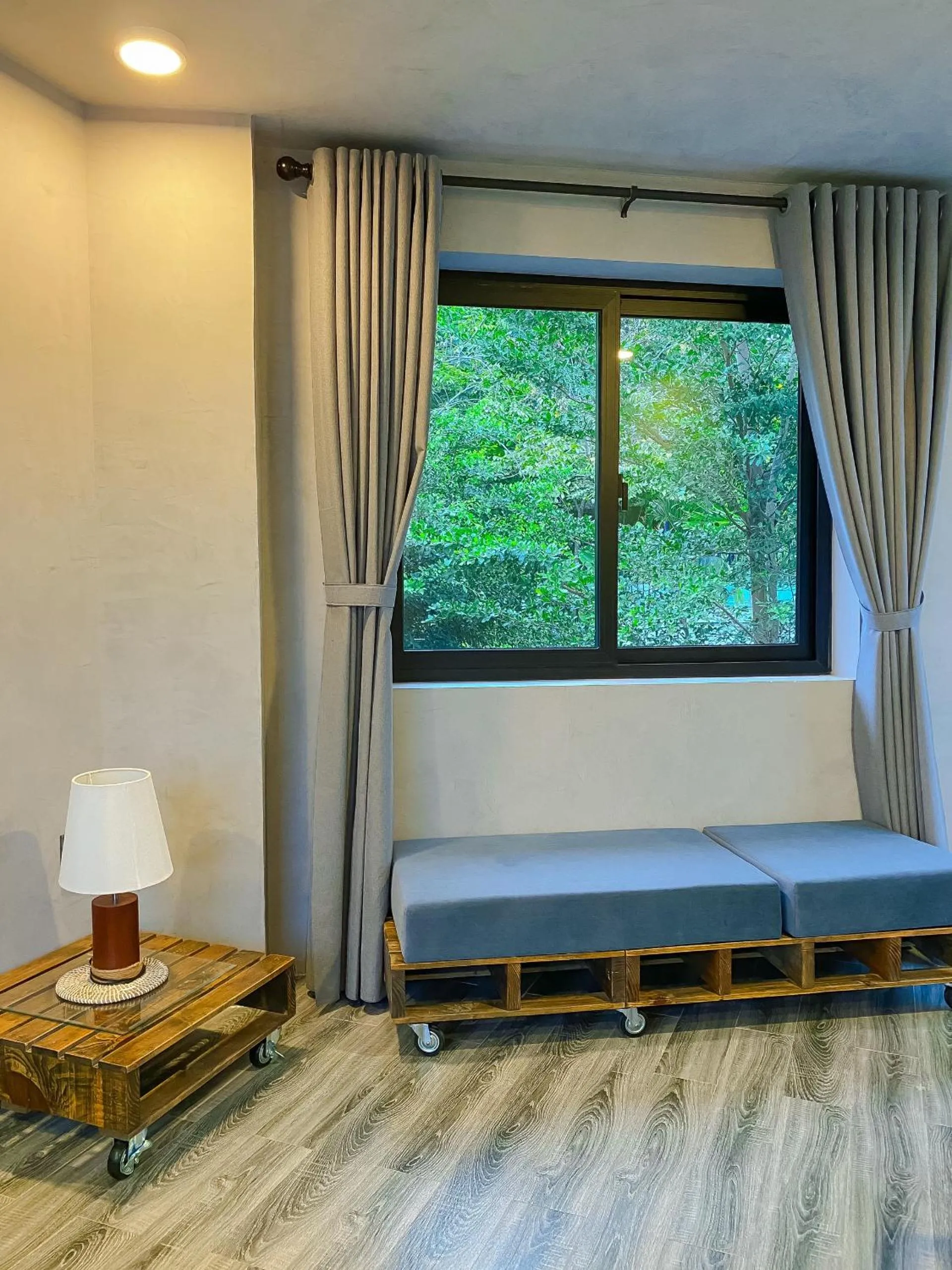 Bed in Babylon Mini Resort