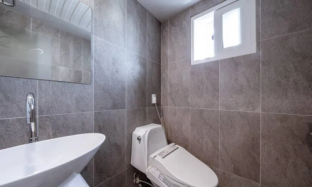 Toilet in Anyang ILLOWA Hotel