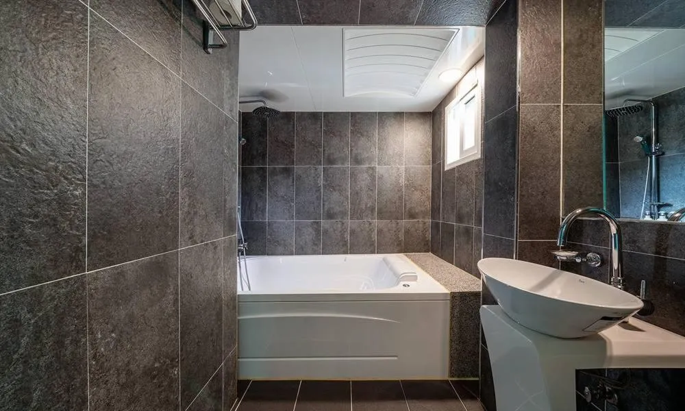 Bathroom in Anyang ILLOWA Hotel