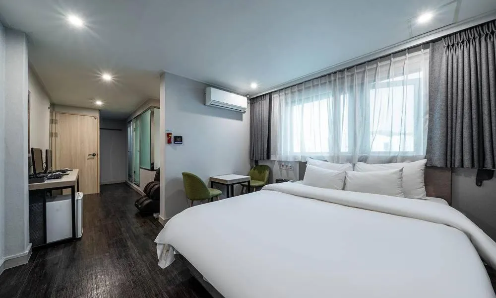 Bedroom, Bed in Anyang ILLOWA Hotel