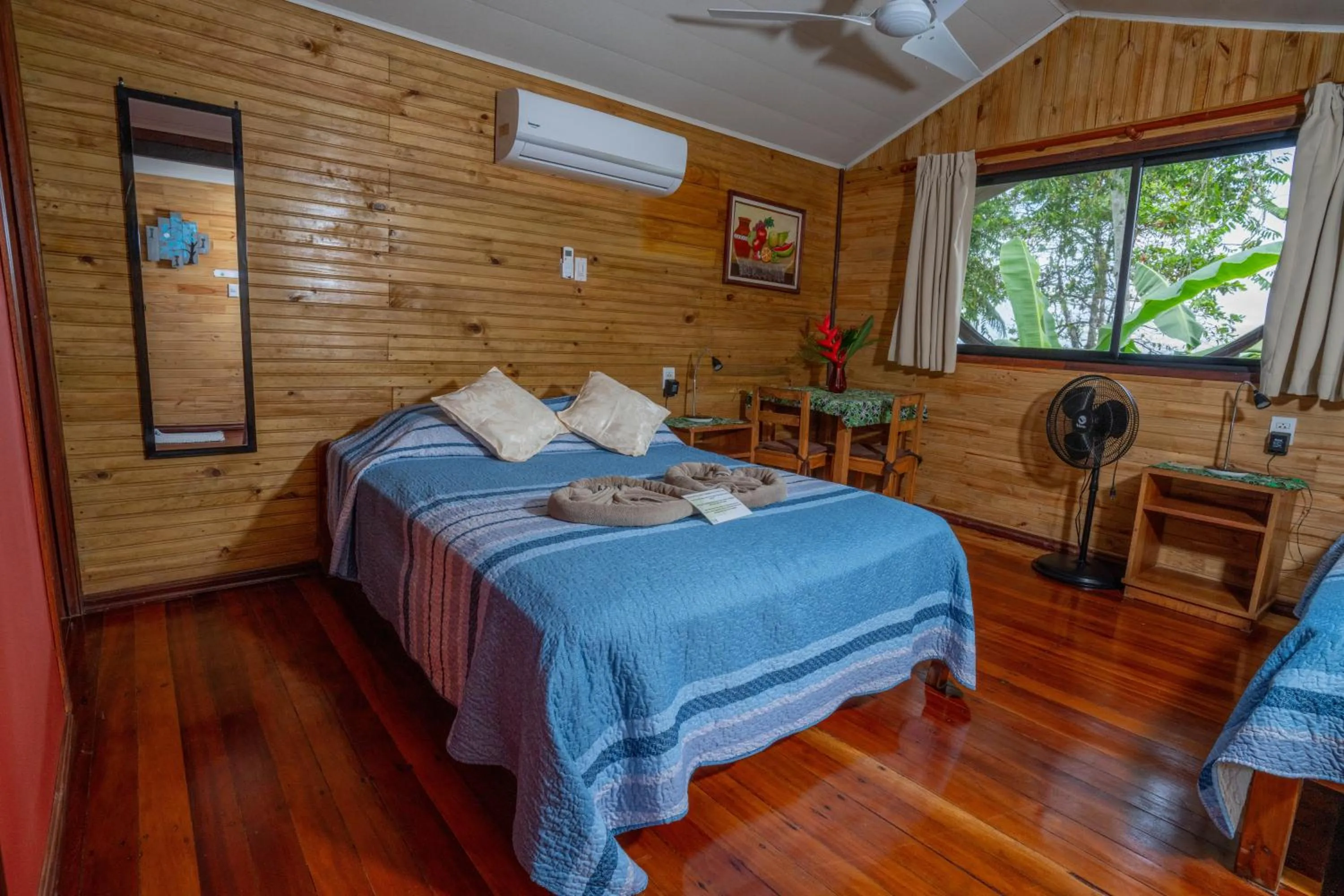 Bedroom, Bed in Pirate Cove