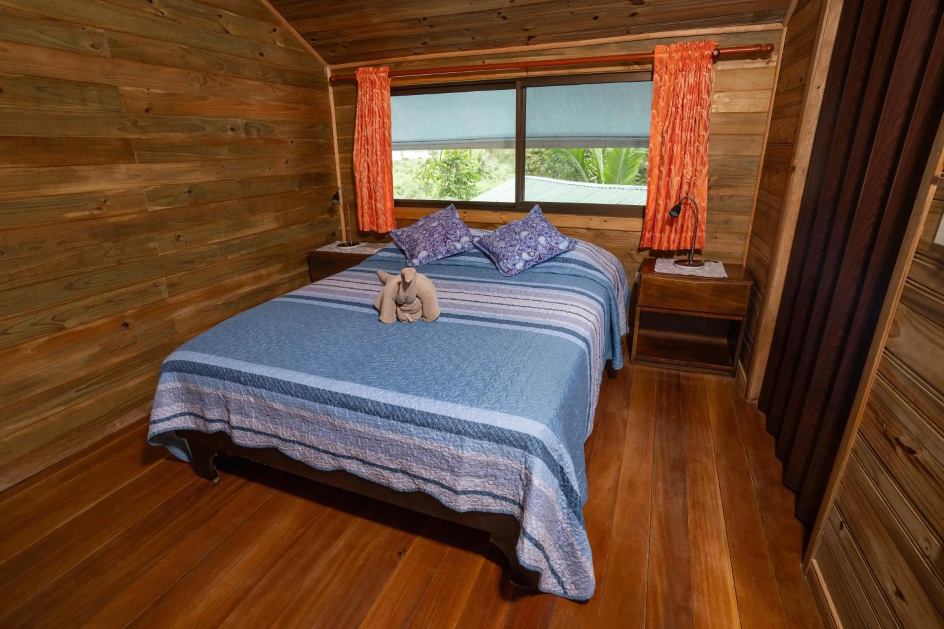 Bedroom, Bed in Pirate Cove