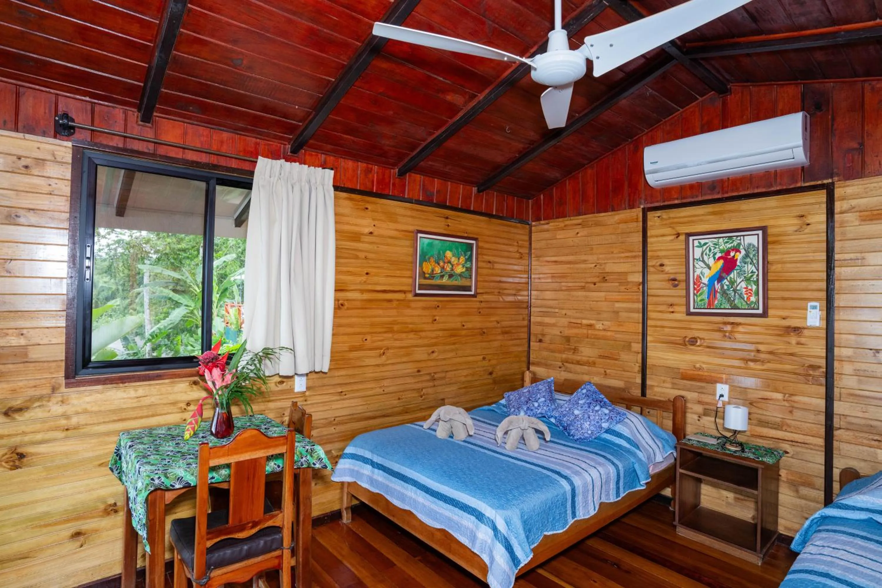Property building, Bed in Pirate Cove