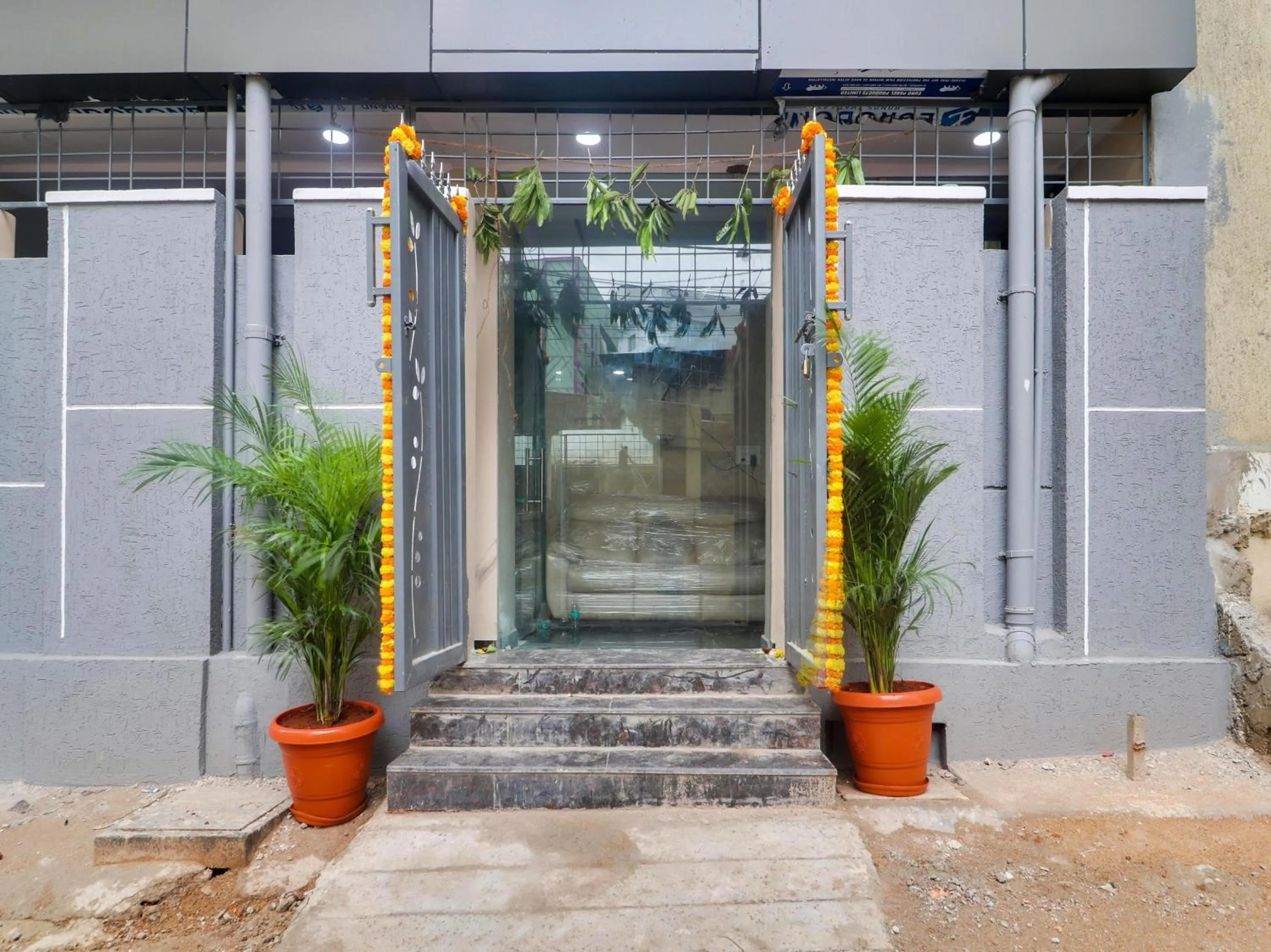 Facade/entrance in Super Hotel O RED STONE