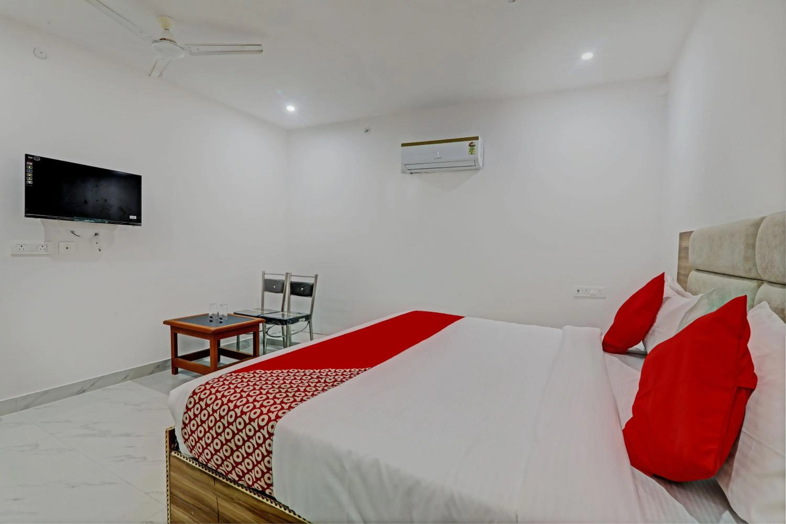 Lobby or reception, Bed in Hotel O Gabbar's