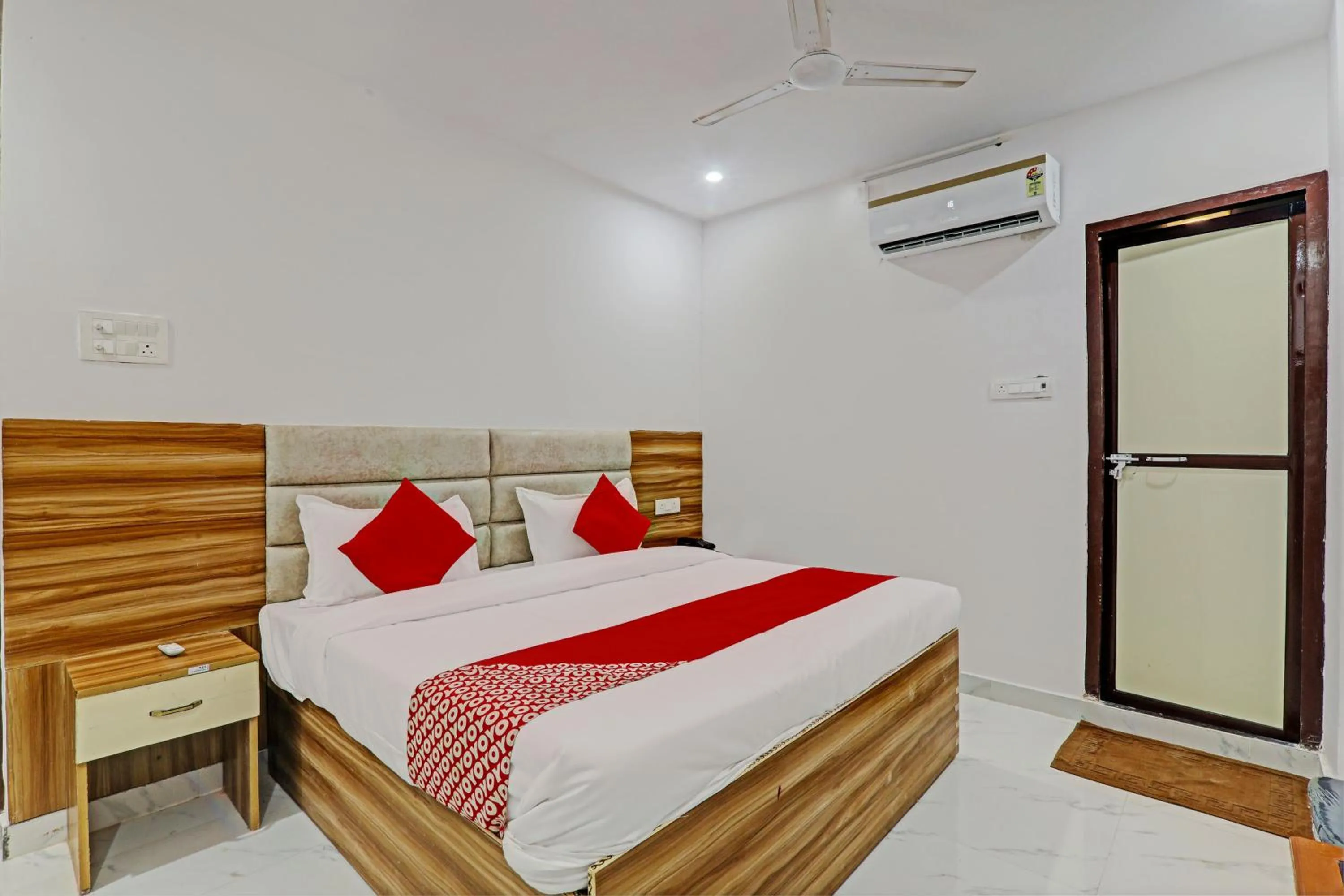 Bedroom, Bed in Hotel O Gabbar's