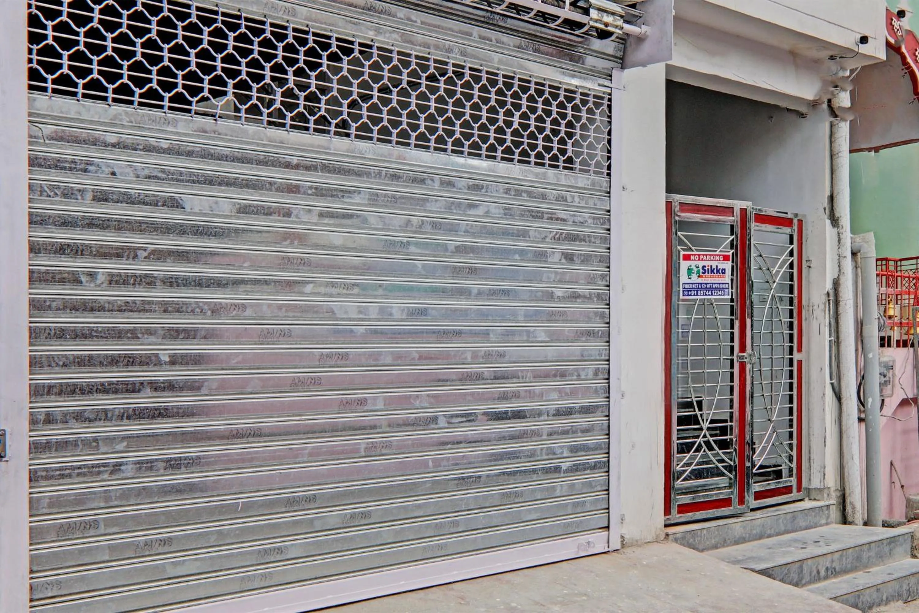 Facade/entrance in Hotel O Gabbar's