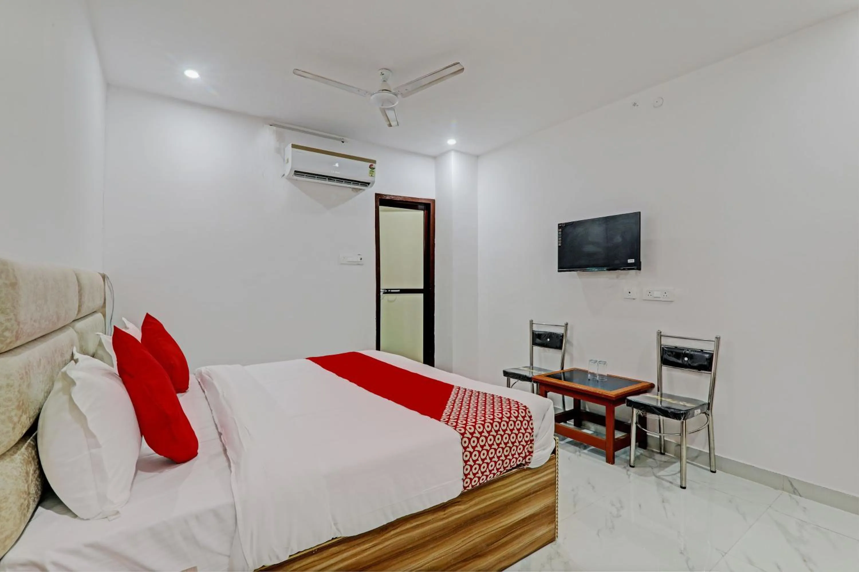 Bedroom, Bed in Hotel O Gabbar's