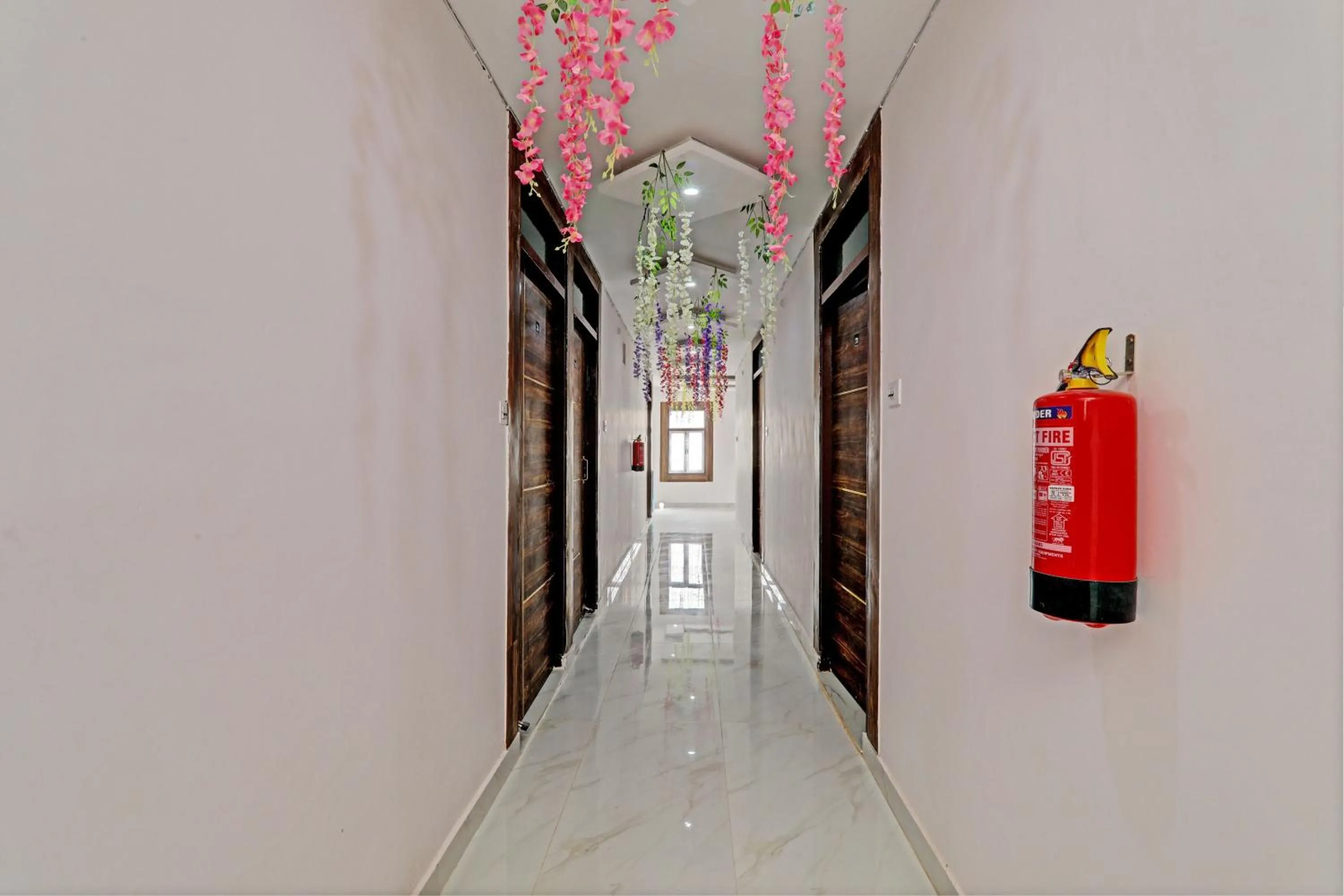 Lobby or reception in Hotel O Raghav & Banquet