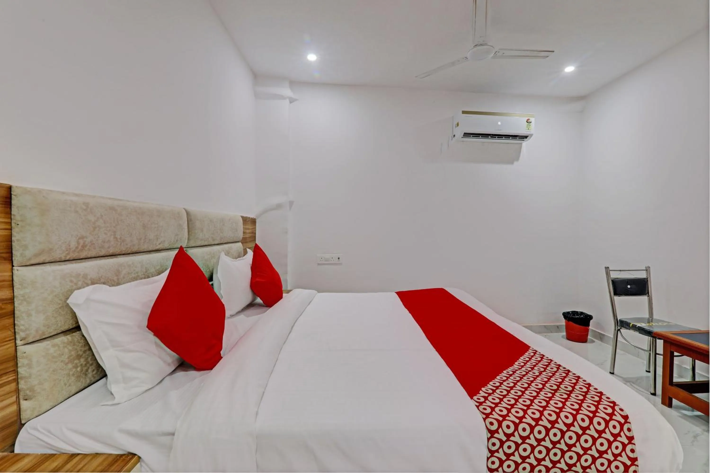 Bedroom, Bed in Hotel O Gabbar's